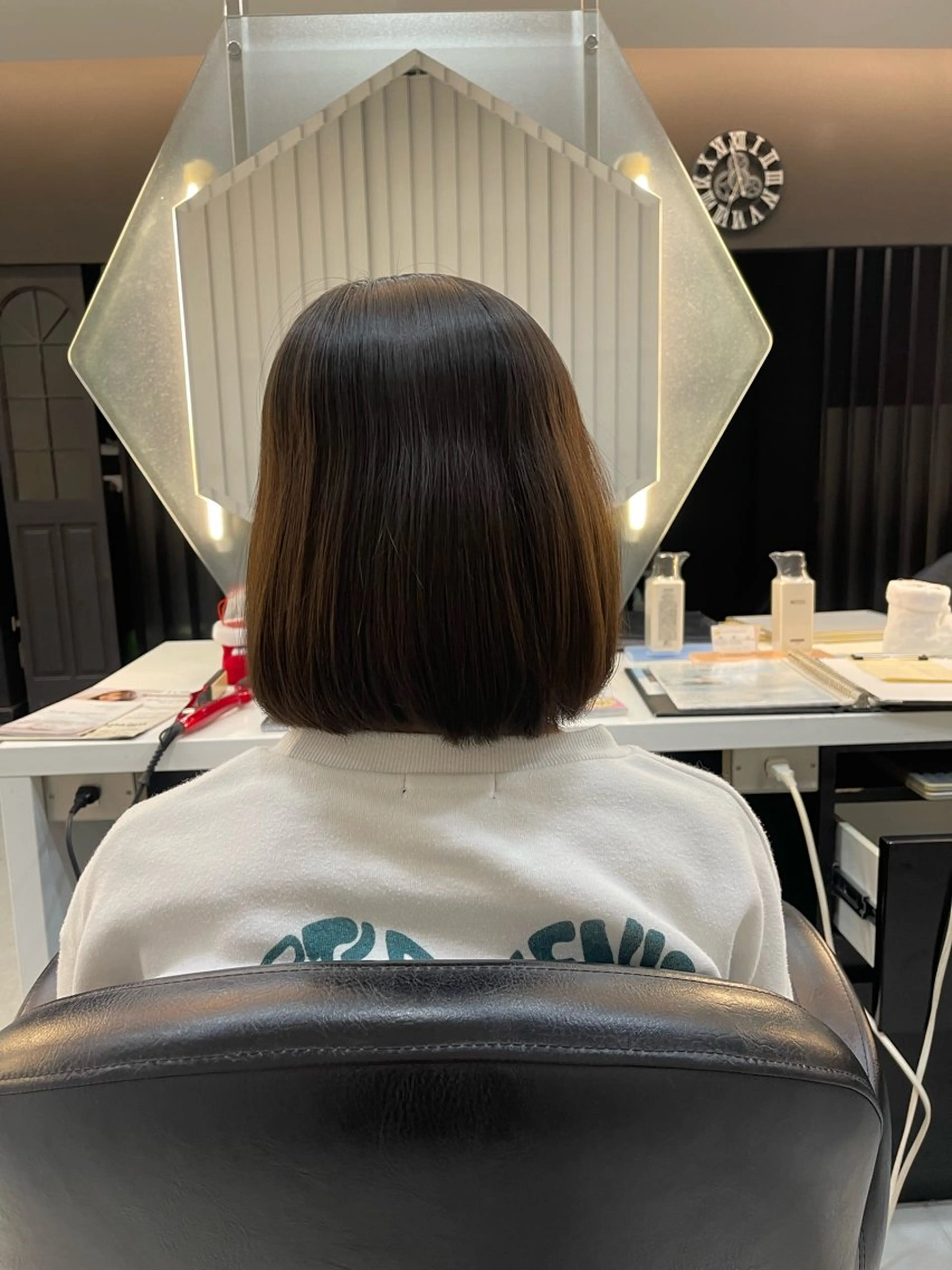 ショート ボブ 超透明感カラー🦋韓 国羽エクステ🪽🫧のヘアスタイル