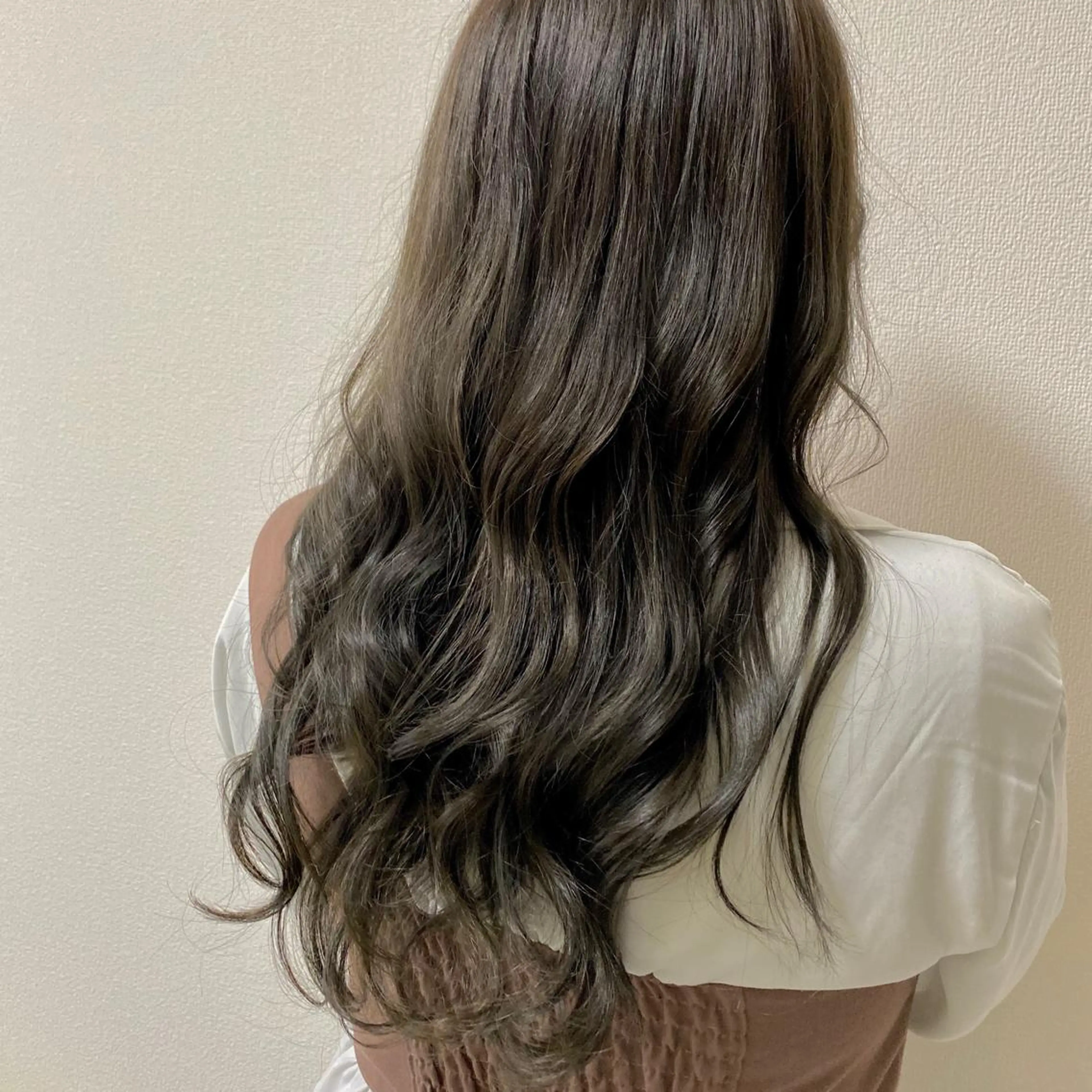 カラー 韓国🇰🇷透明感 ERIのヘアスタイル