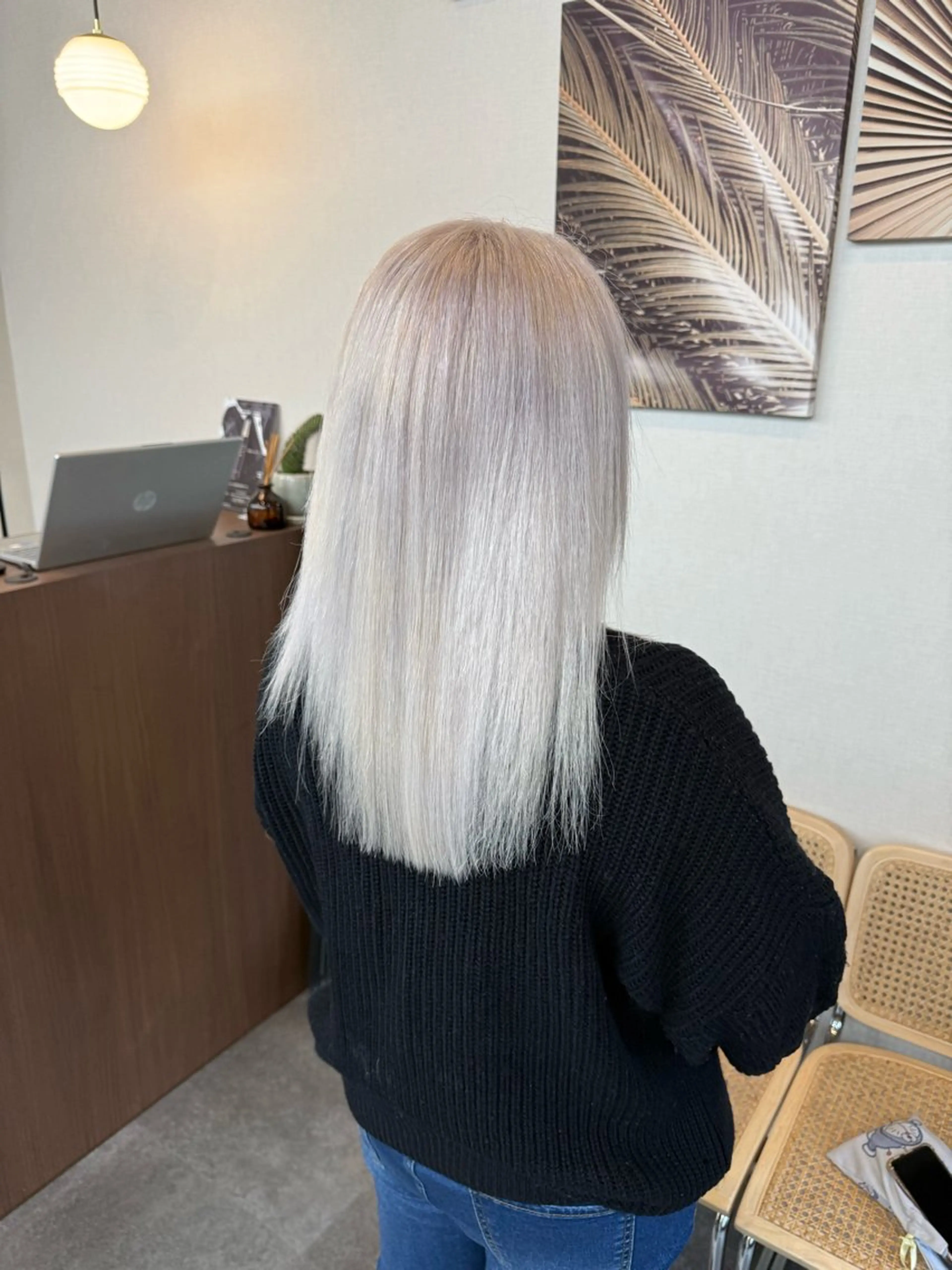 セミロング ヘアカラー enn.bleach by t.a.g所属・碇山 楓己のヘアスタイル