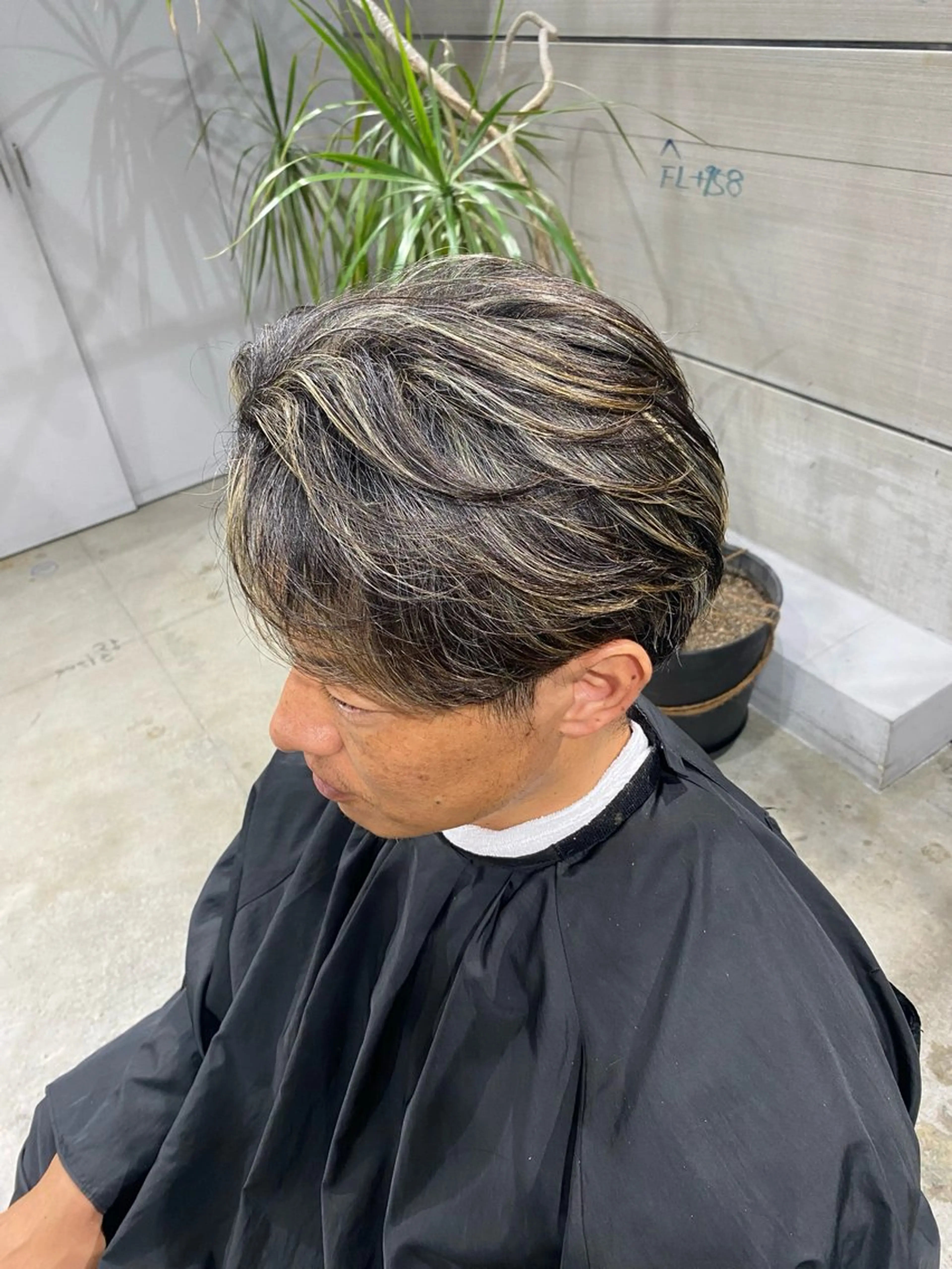 ショート ヘアカラー 村田 健のヘアスタイル