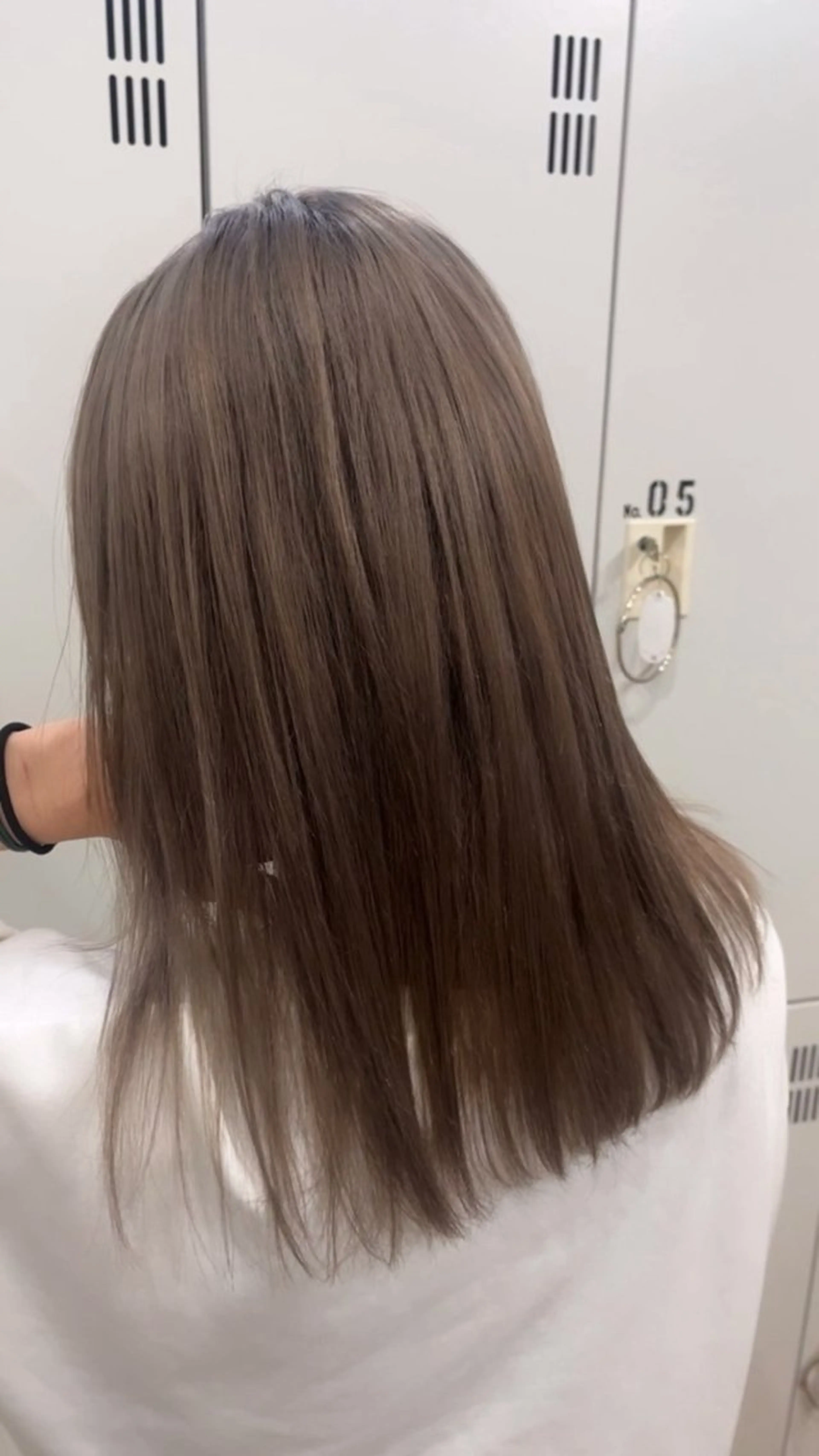 ミディアム ヘアカラー FENICE on the beach所属・タニ ヒナタのヘアスタイル