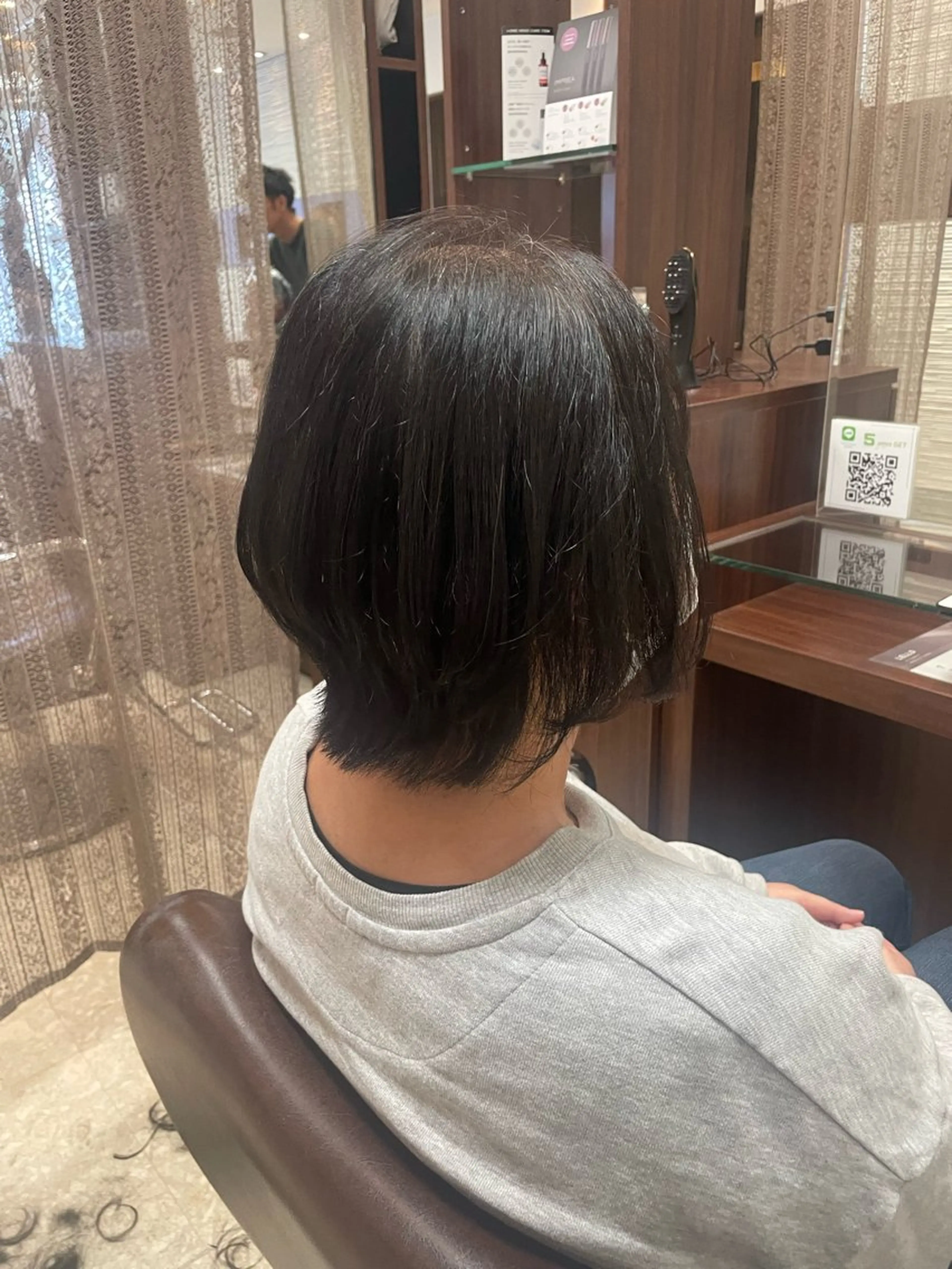 ショート くびれヘア ショートヘア 佐藤 由依/透明感カラーのヘアスタイル