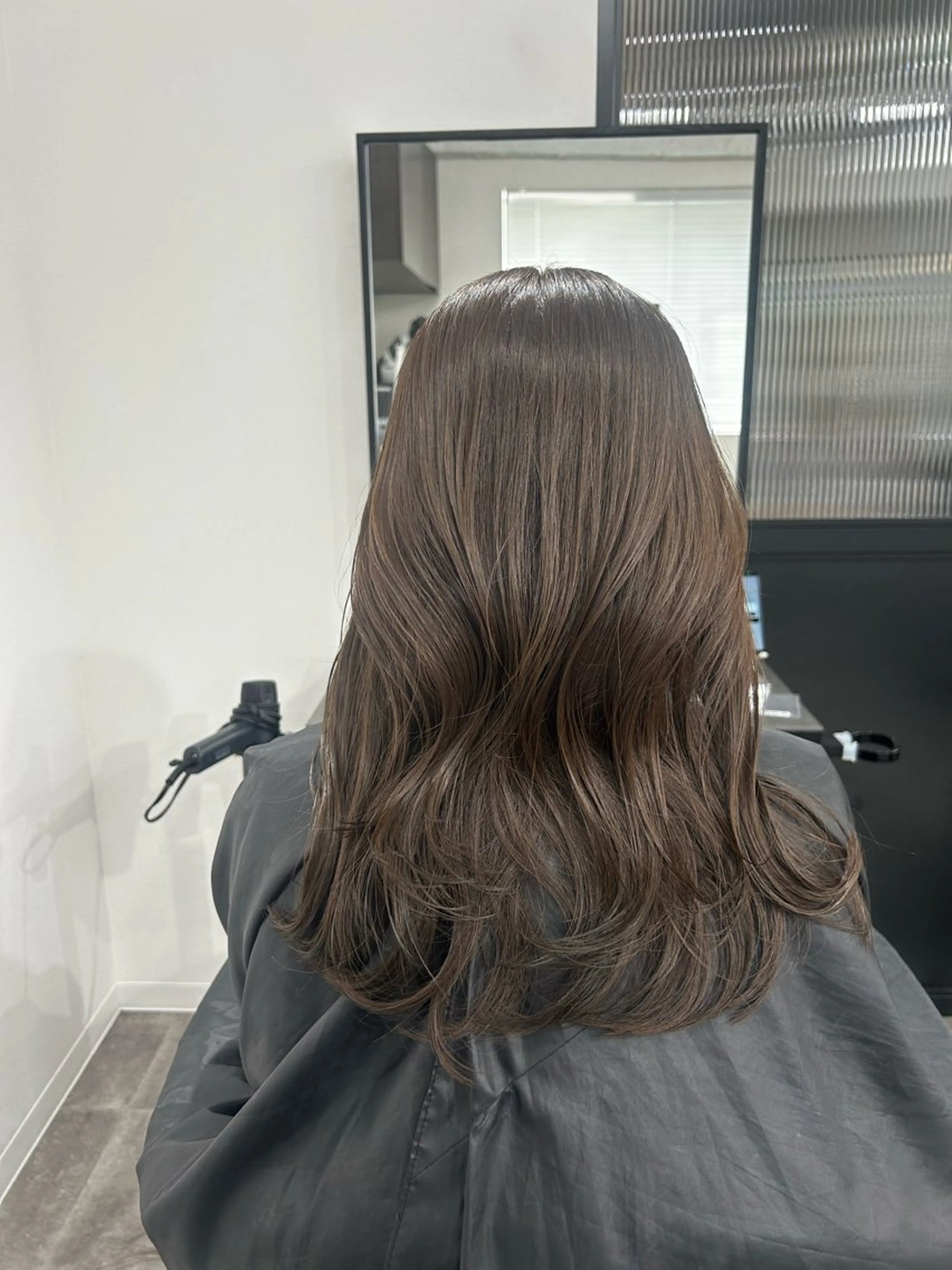 ロング カラー ヘアアレンジ メンズ キッズ カット ヘアカラー トリートメント ヘアセット ブリーチなしカラー/ ブラウン/レイヤーのヘアスタイル