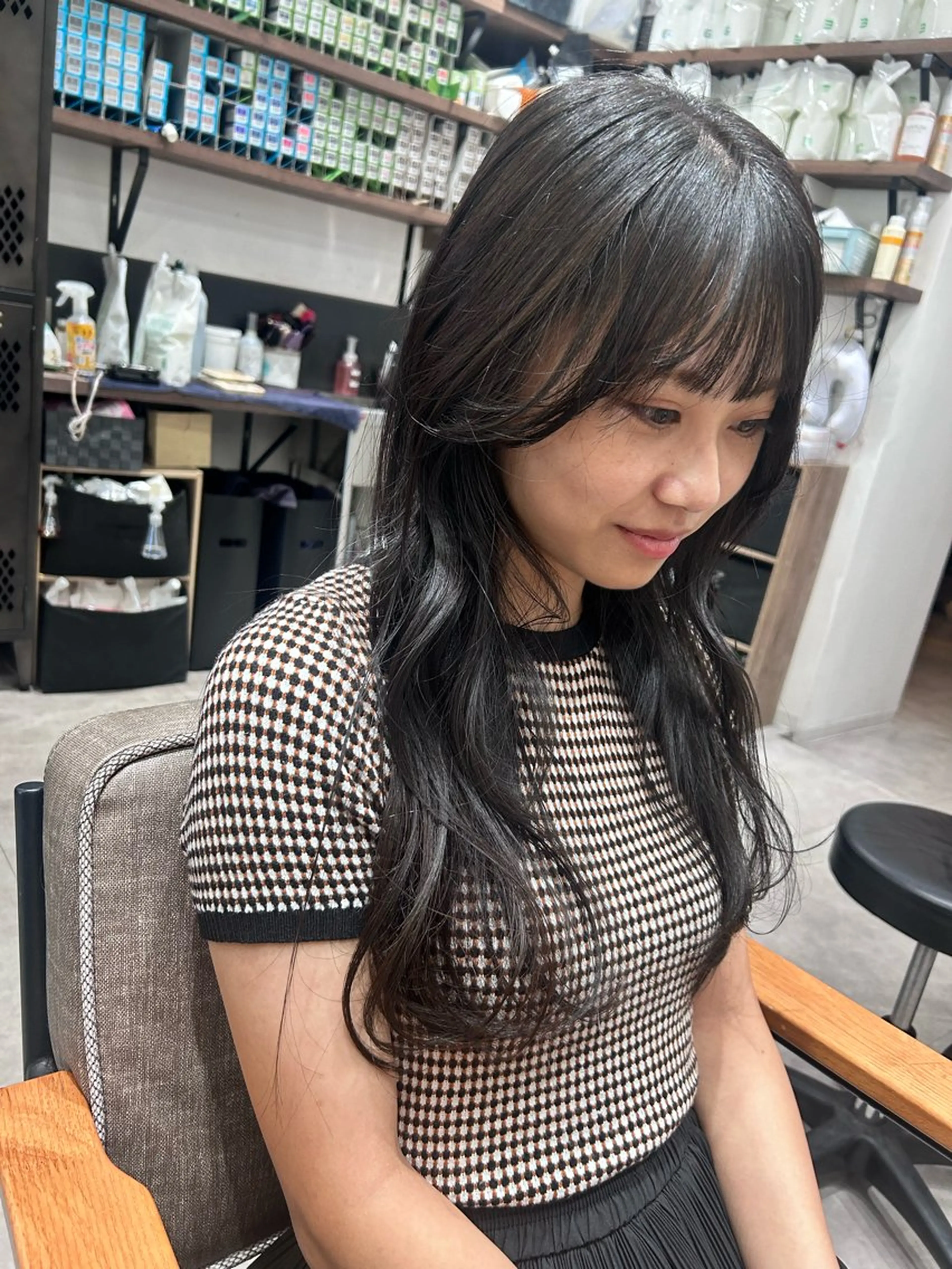 ロング アイスグレージュ ヨシンモリ カット ヘアカラー トリートメント レイヤー/韓国/ ハッシュ/高田翼のヘアスタイル