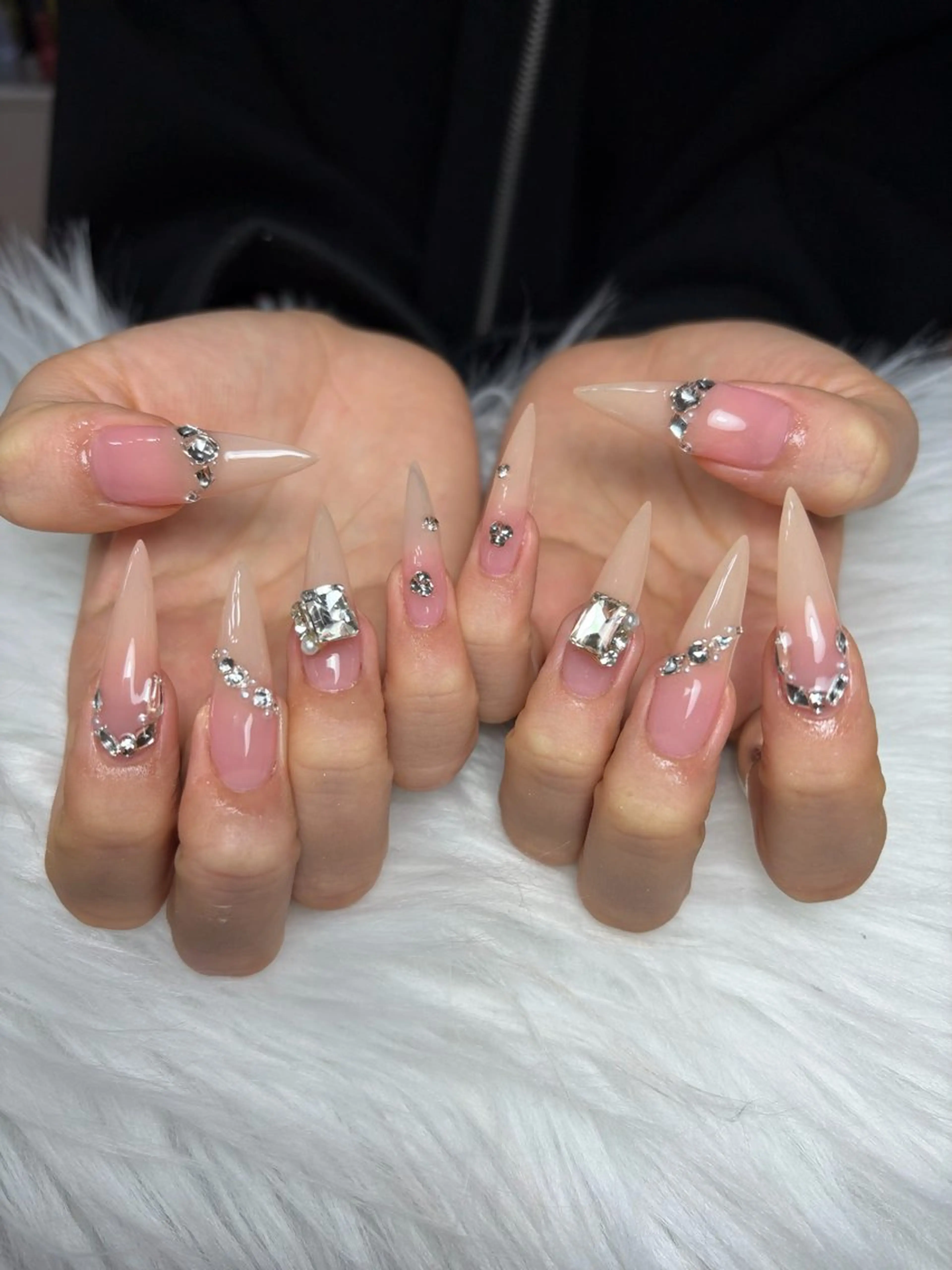 ネイル アートネイル 長さ出し ジェルネイル マグネットネイル ニュアンスネイル ハンドネイル Cloudy Chan Nailのネイルデザイン