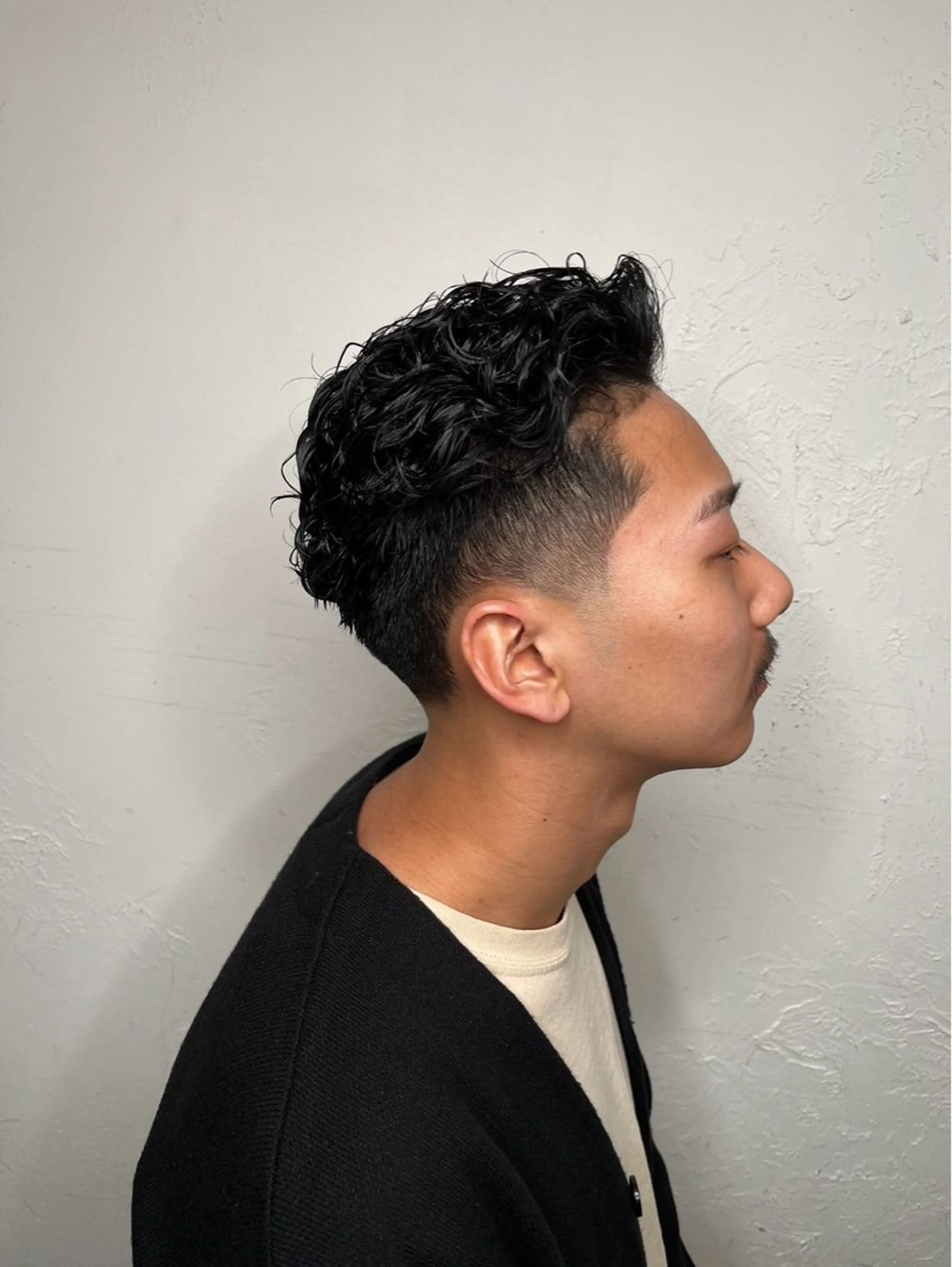 ショート パーマ メンズ センターパート ダウンパーマ フェードカット メンズハイライト メンズパーマ カット パーマ トリートメント 💈メンズ特化💈 TASUKUのヘアスタイル