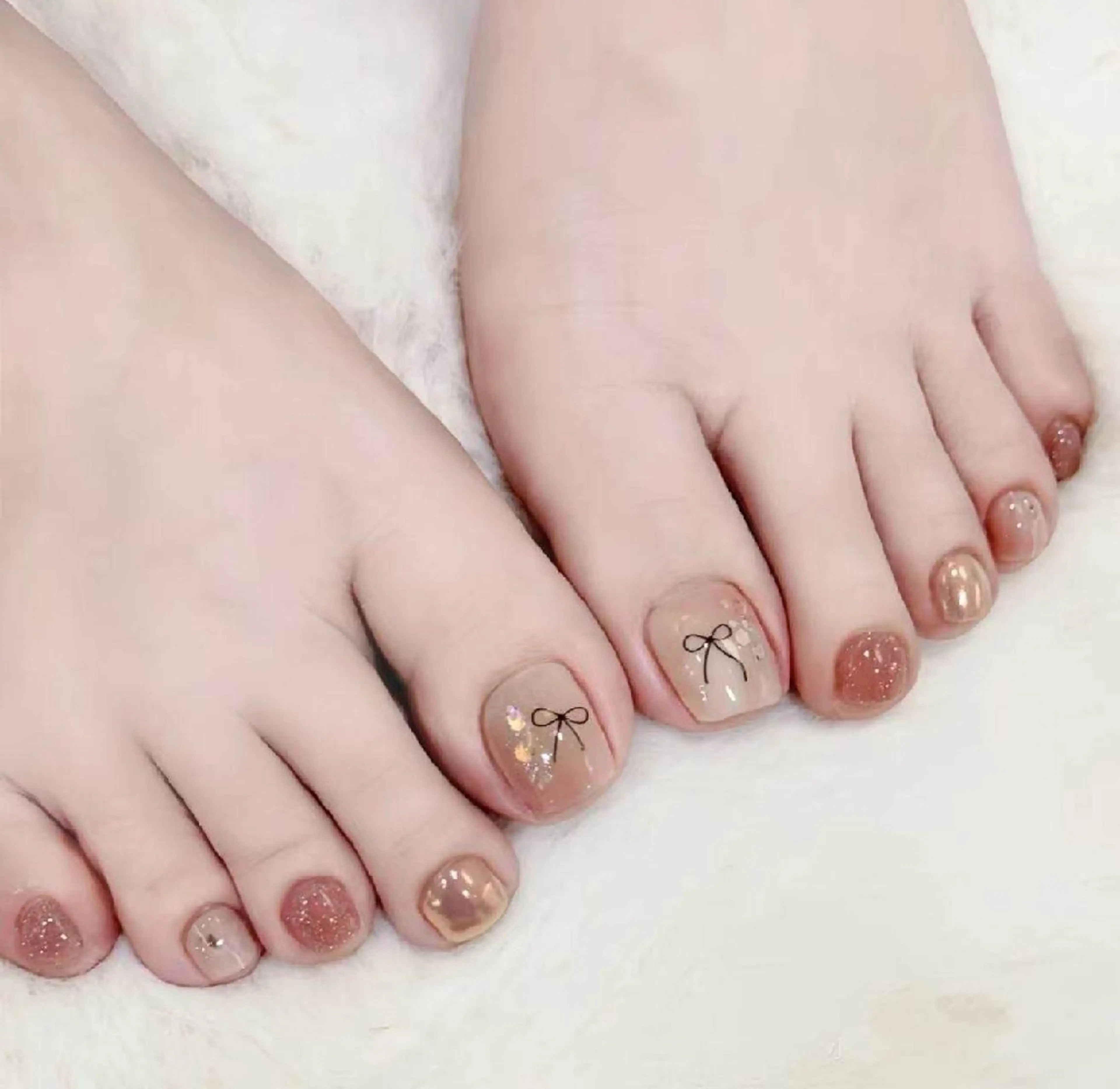 ネイル オーロラネイル フラワーネイル フットネイル フレンチネイル ジェルネイル フットネイル Oomiya 服部のネイルデザイン