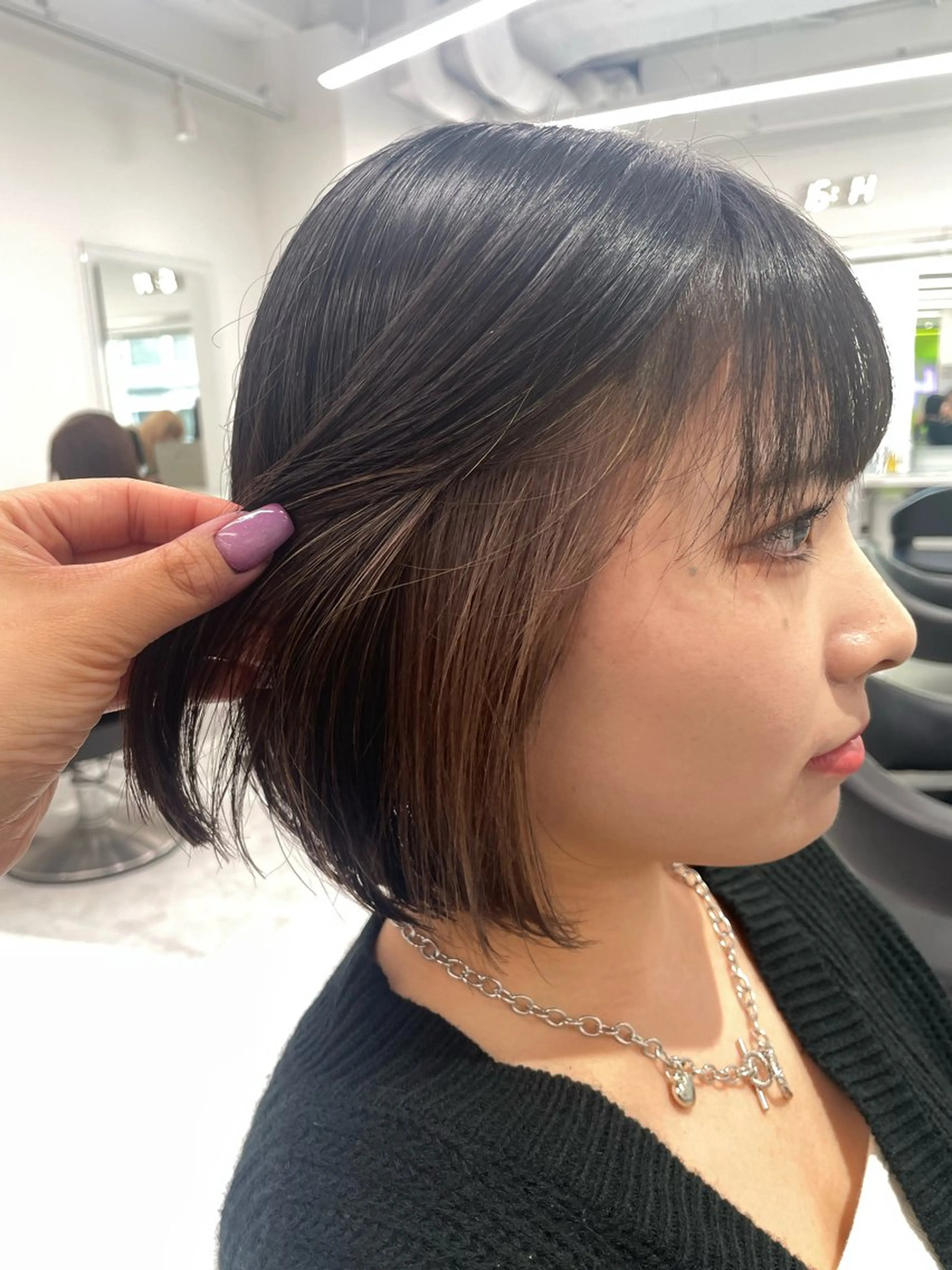 ショート カラー イヤリングカラー ヘアカラー トリートメント ヘッドスパ ヘアセット ❄最強かわいいカラー ❄️MINA❄️のヘアスタイル