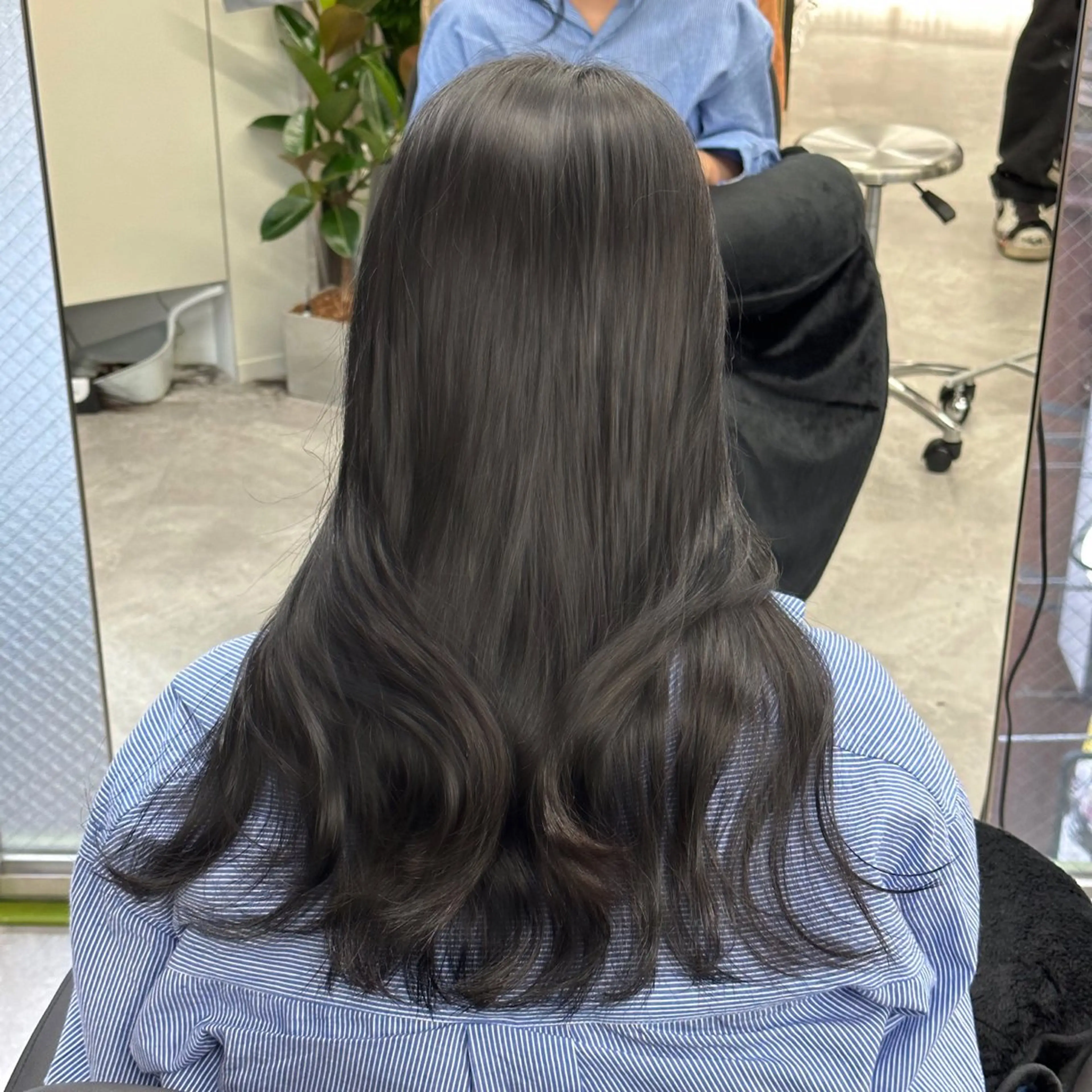 ロング カラー 顔まわりレイヤー 顔周りカット 韓国風ヘア レイヤーカット カット ヘアカラー トリートメント なんば/透明感カラー 韓国ヘア/田之上千尋のヘアスタイル