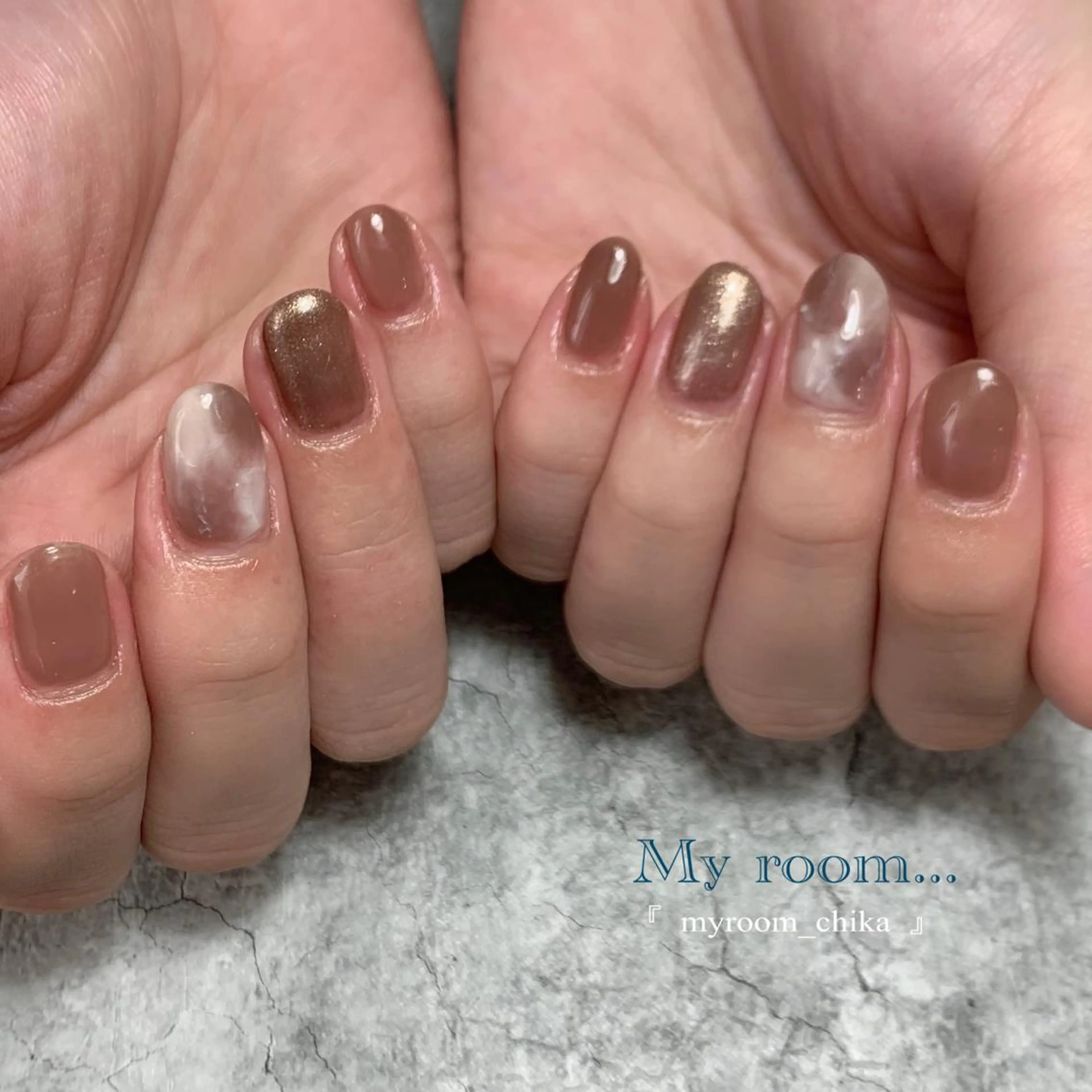 ネイル ブラウン 大理石ネイル(マーブル) Amua.facial salon所属・Amua.ハーブ 新宿御苑駅前のエステ・リラクイメージ