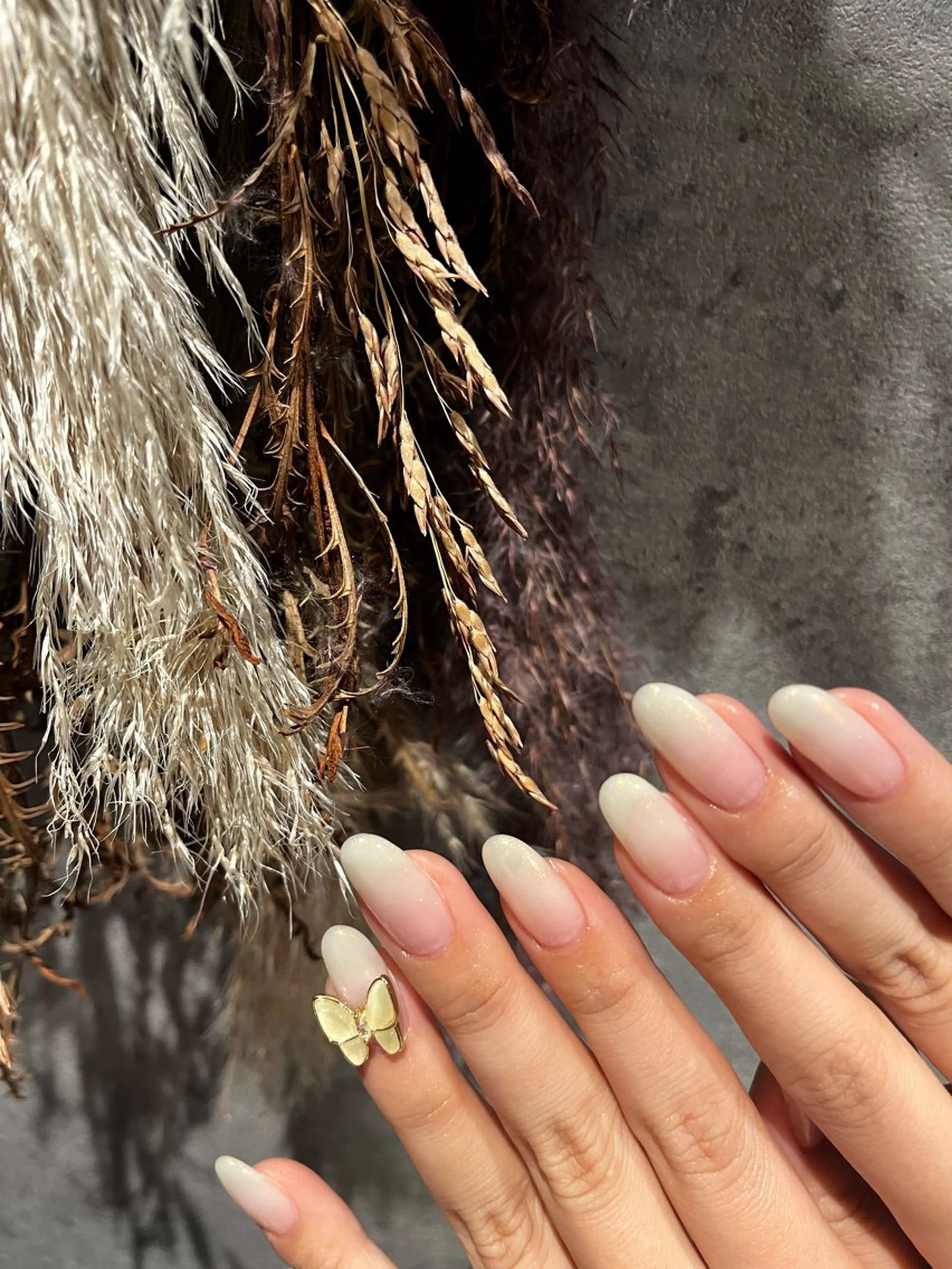 初回オフ無料🆓ベースカラー＋白グラデーション🤍の写真