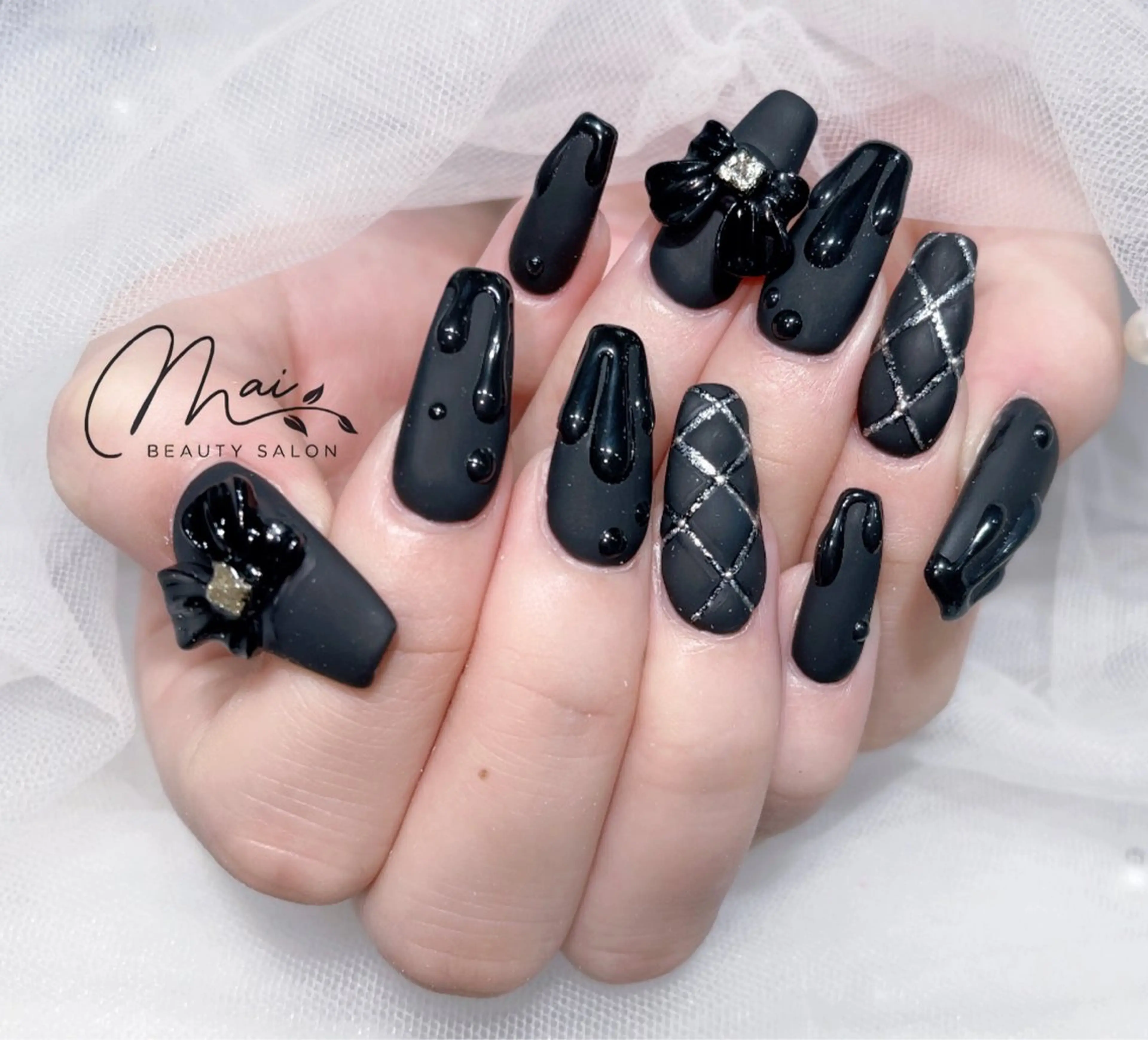 3月限定価格🍀【チップ長さ出し10本】ワンカラー　パーツ付け放題 ￥13000→  ¥10000の写真