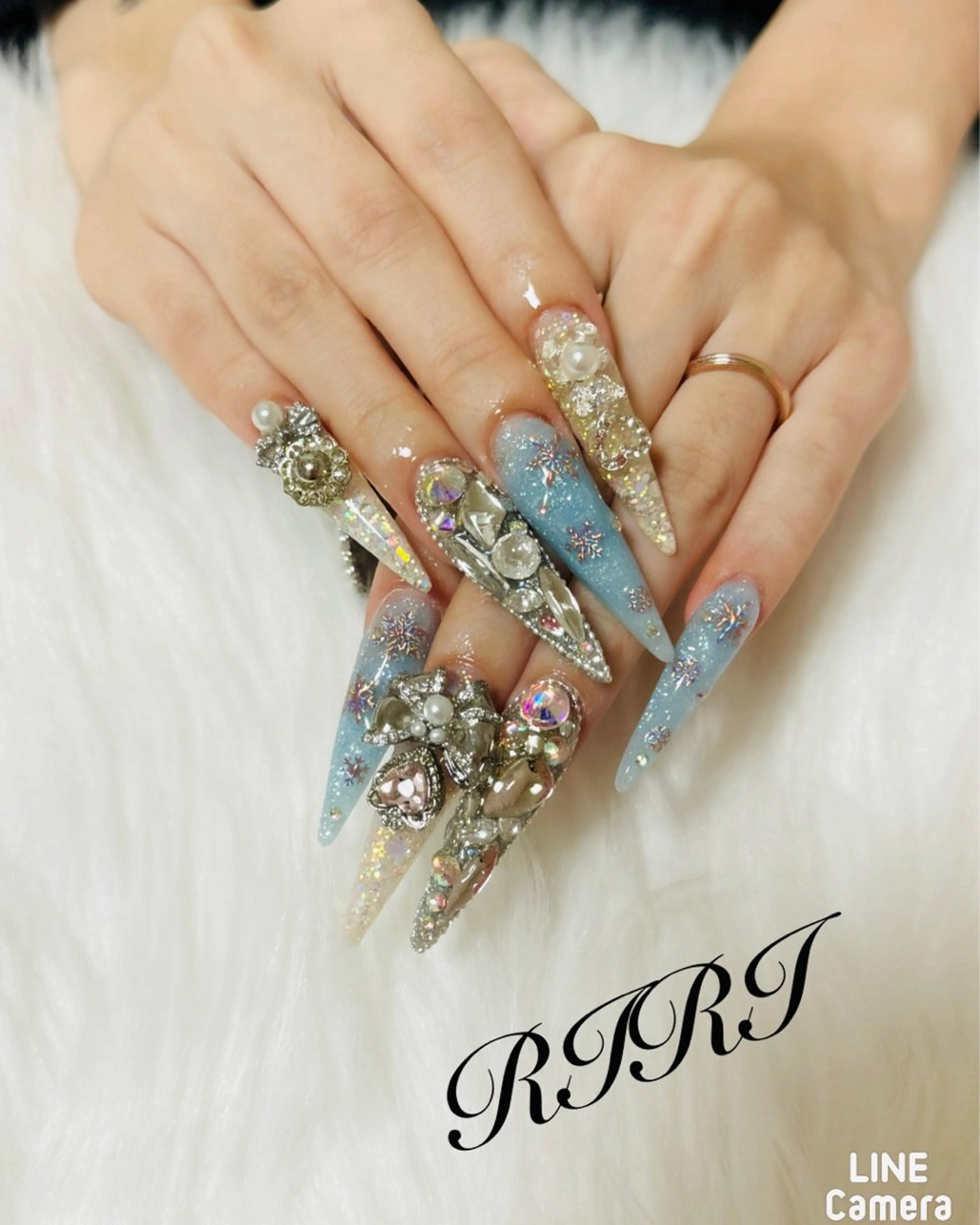 ネイル ブルー ジェルネイル ラメ(グリッター) ロングネイル スカルプネイル ハンドネイル riri オーナーのネイルデザイン