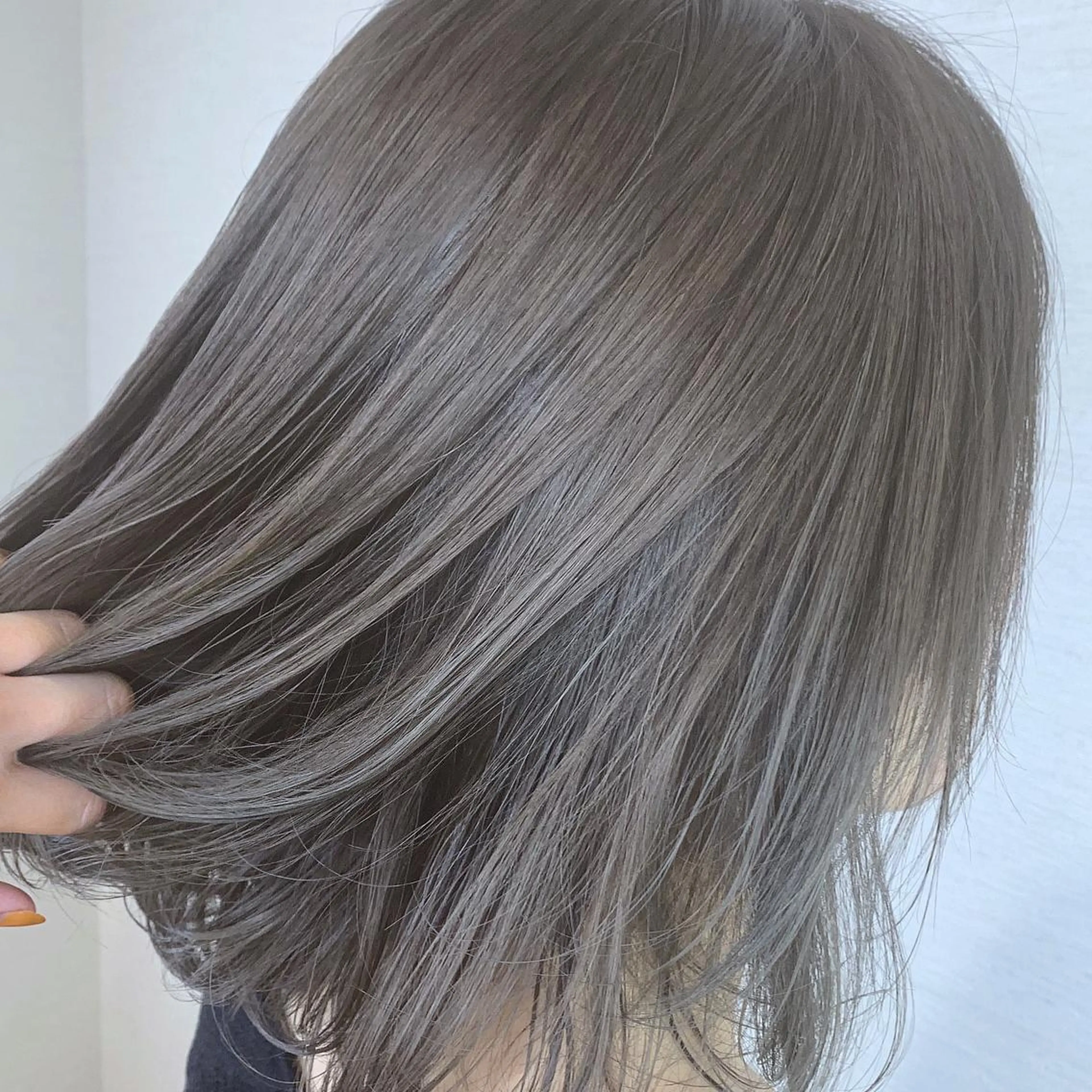 ミディアム ブリーチなしダブル/ レイヤーカット 小棹のヘアスタイル