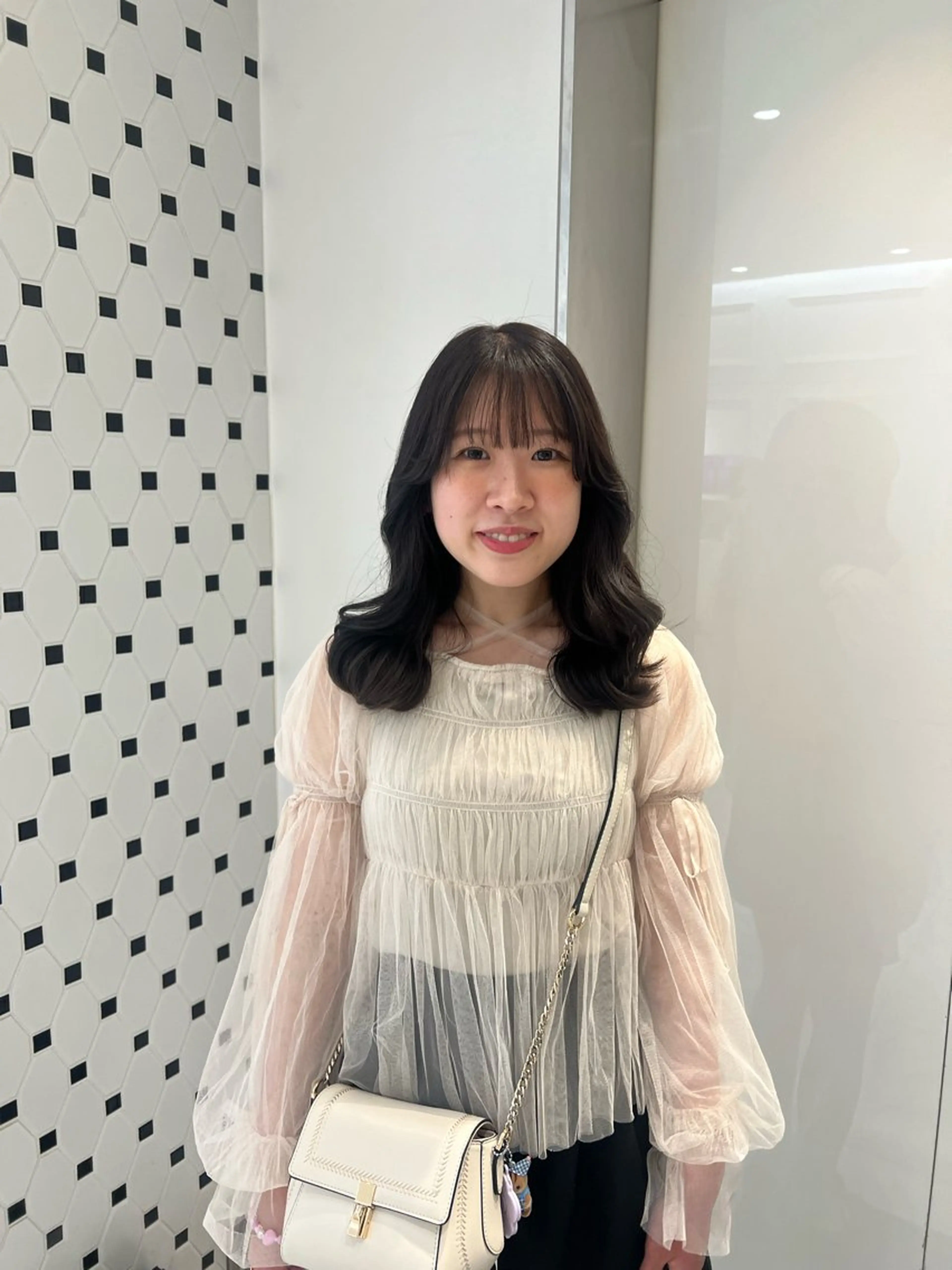 セミロング カラー カット コテ巻き風パーマ 銀座RINOSEのヘアスタイル