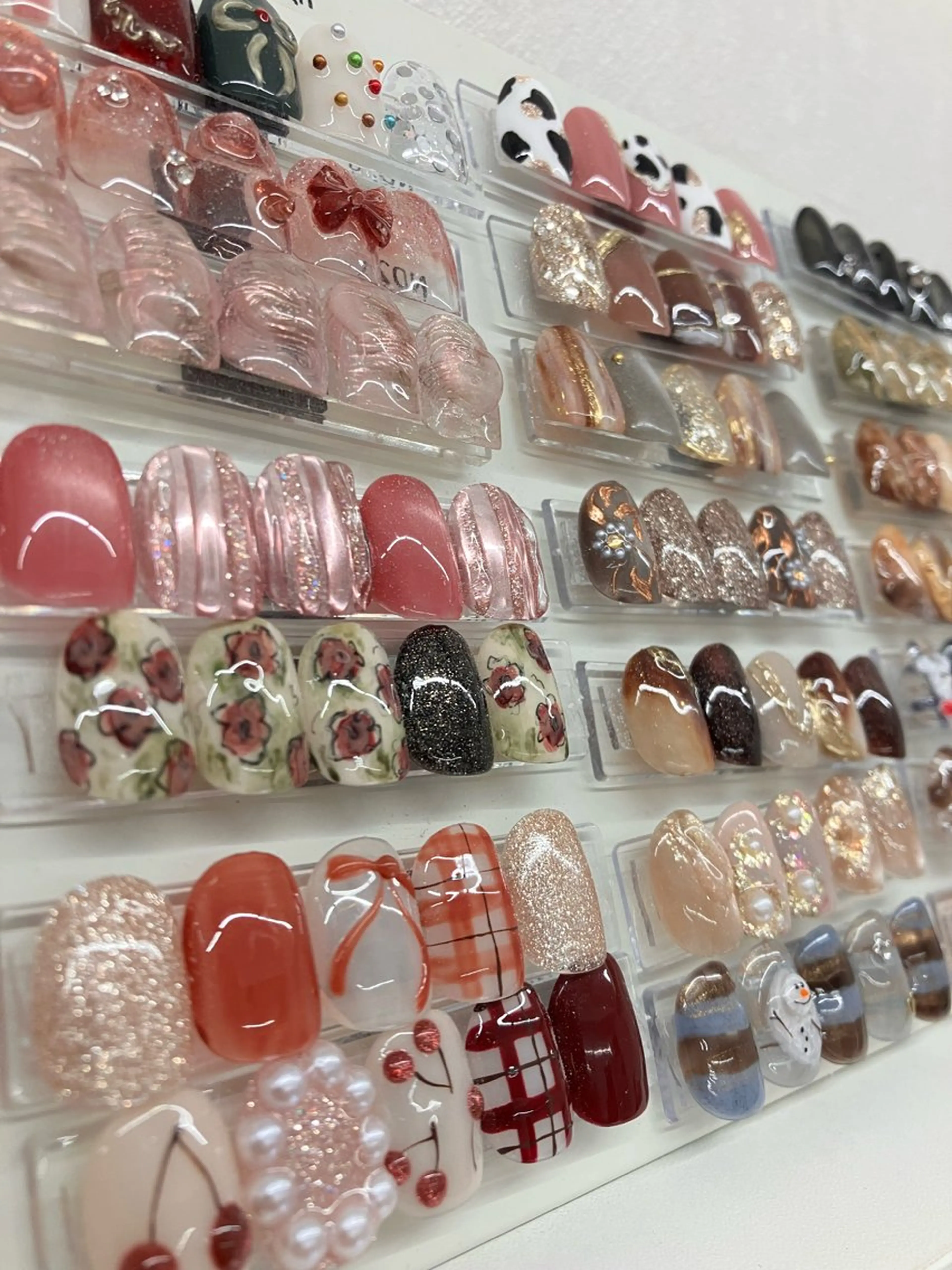 ネイル PEACE Aliceのネイルデザイン