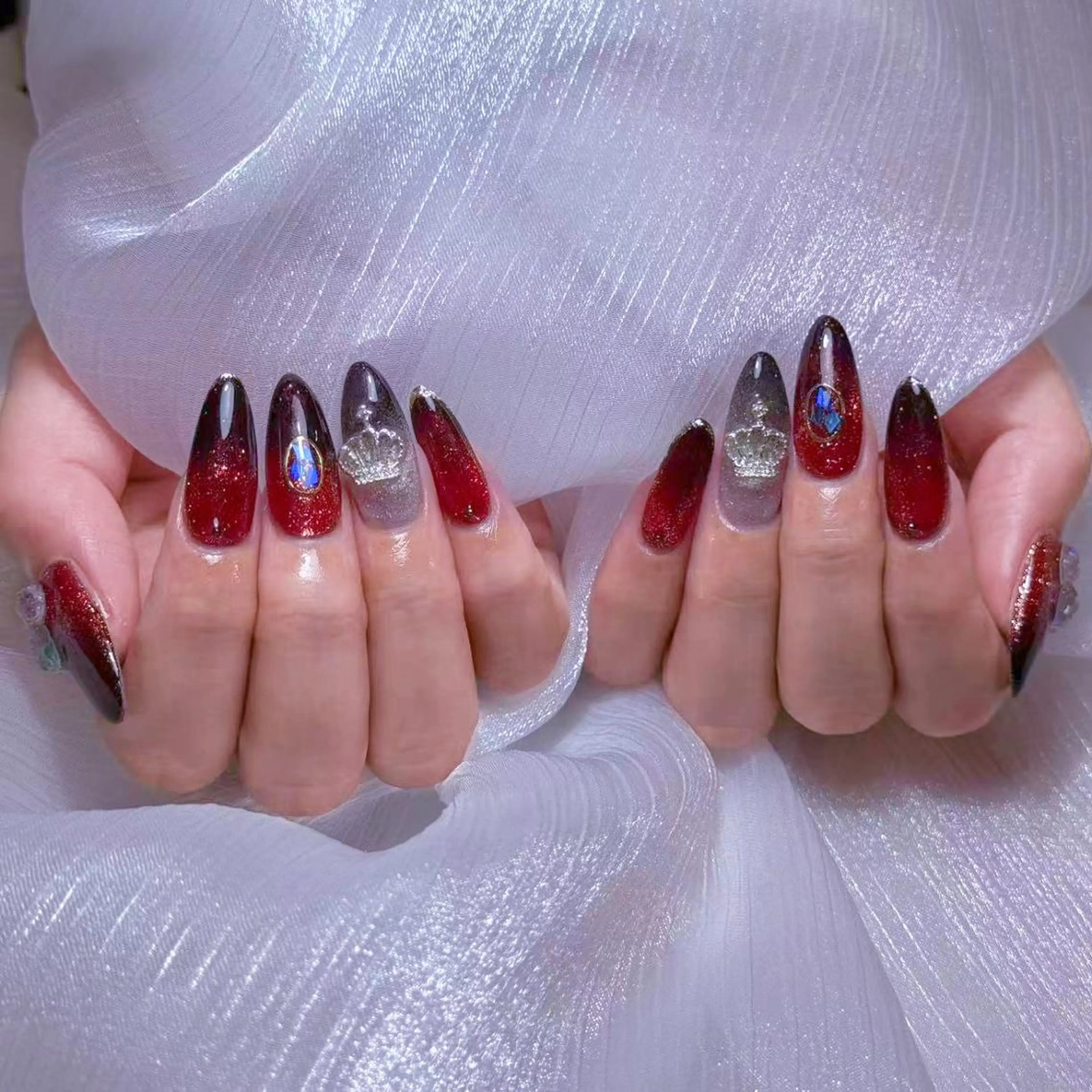 ネイル アートネイル オーロラネイル ガーリー キラキラネイル 韓国ネイル ハンドネイル ハンドケア Diamond 🚢のネイルデザイン