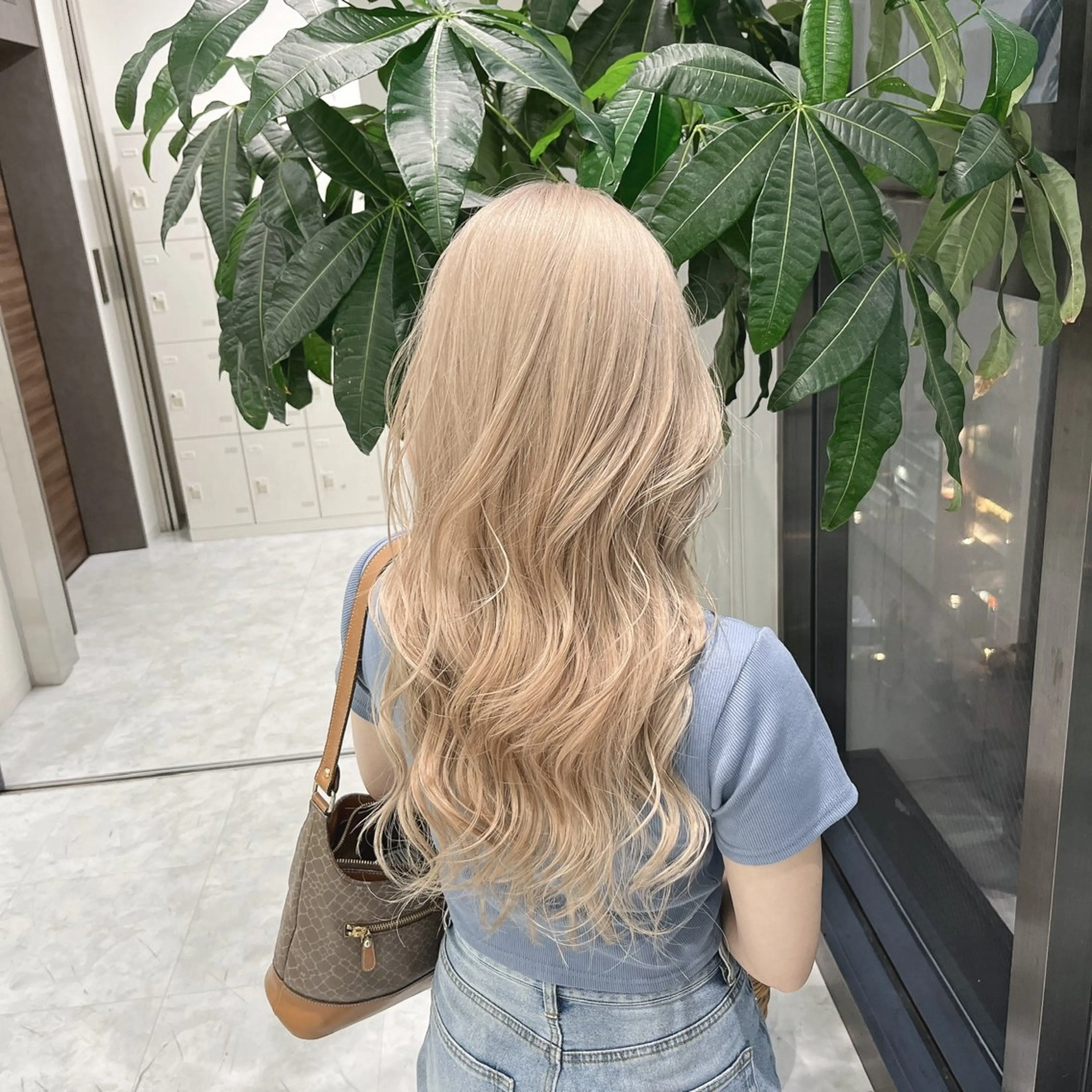 カラー ベージュ・グレー ジュ達人KOJIROのヘアスタイル