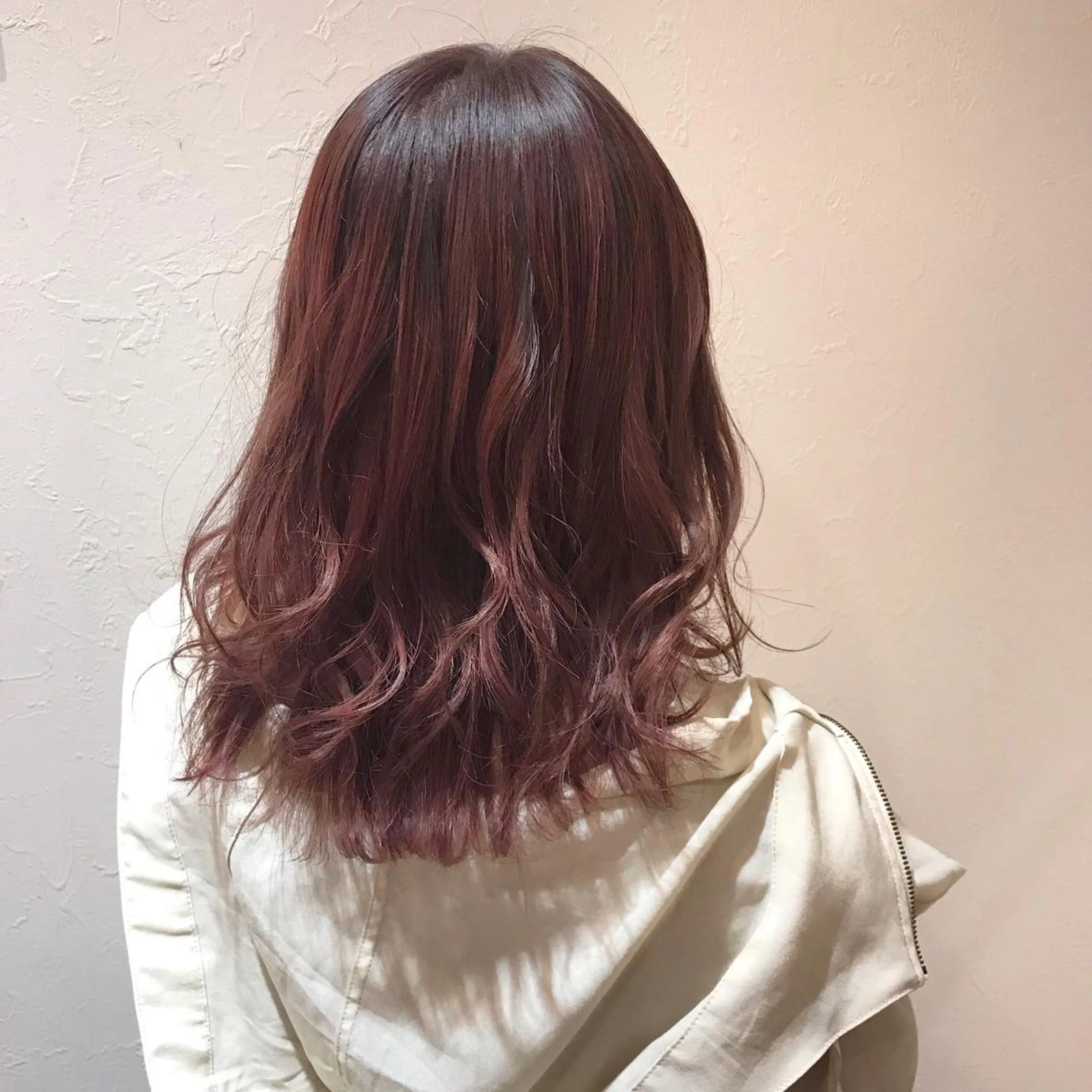 ミディアム トリートメント ブリーチなしカラー ダブルカラーエクステのヘアスタイル