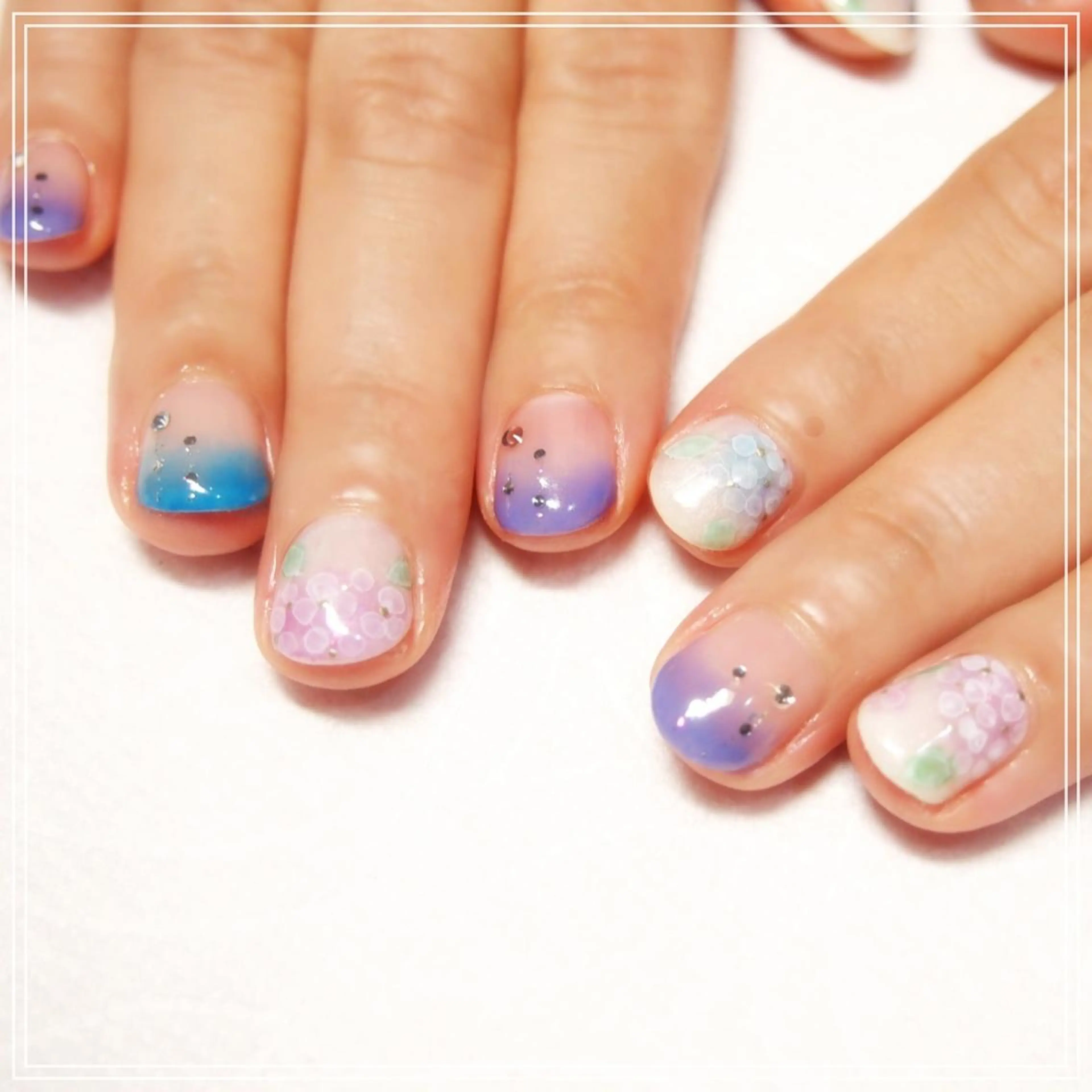 ネイル 山田 麻衣のネイルデザイン