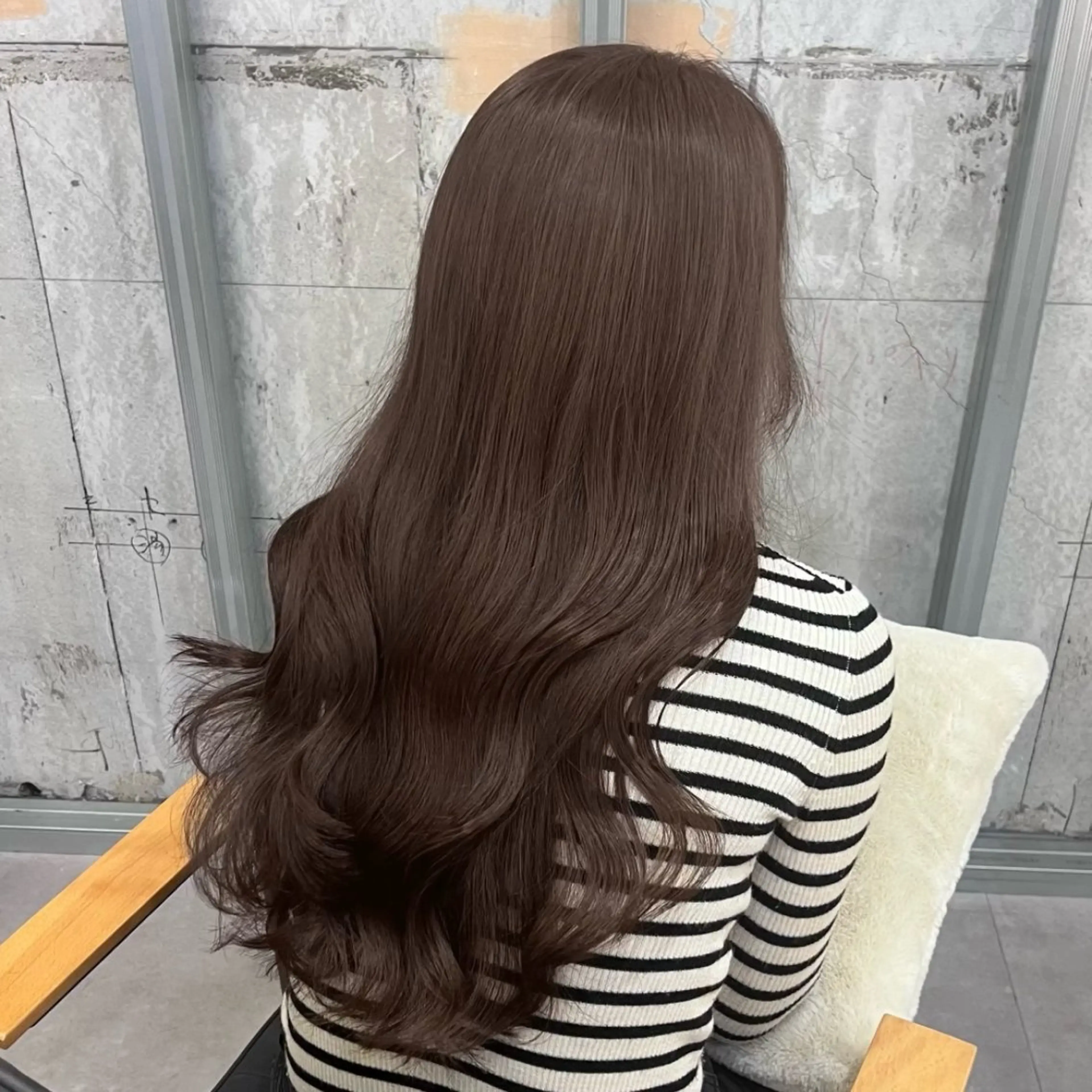 カラー パーマ アッシュ アッシュグレー アッシュグレージュ ベージュカラー 黒髪 カット ヘアカラー トリートメント ブリーチなし/ ベージュ/akiraのヘアスタイル