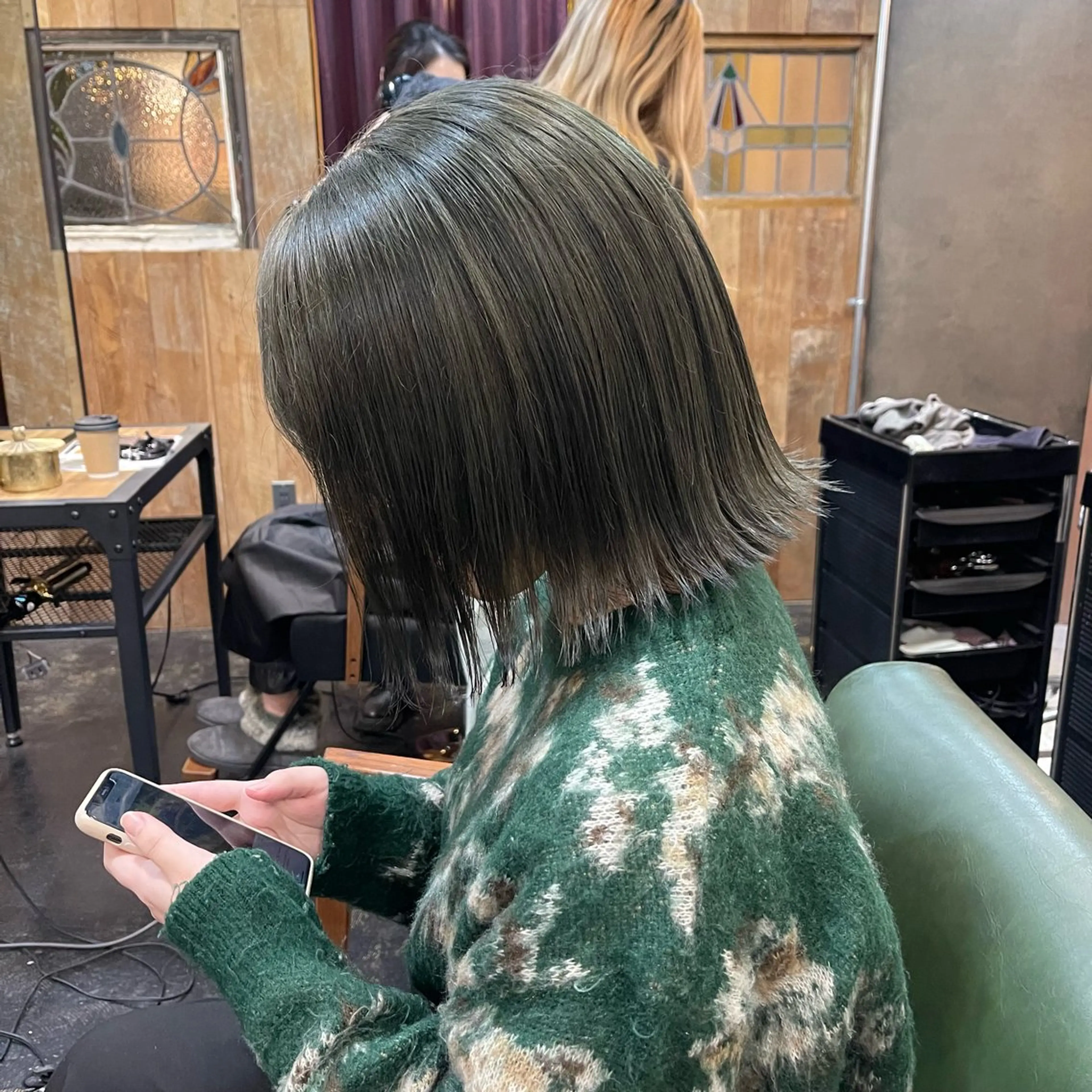 ショート Colore（コローレ）所属・顔タイプ/ダブルカラ ー/りりかのヘアスタイル