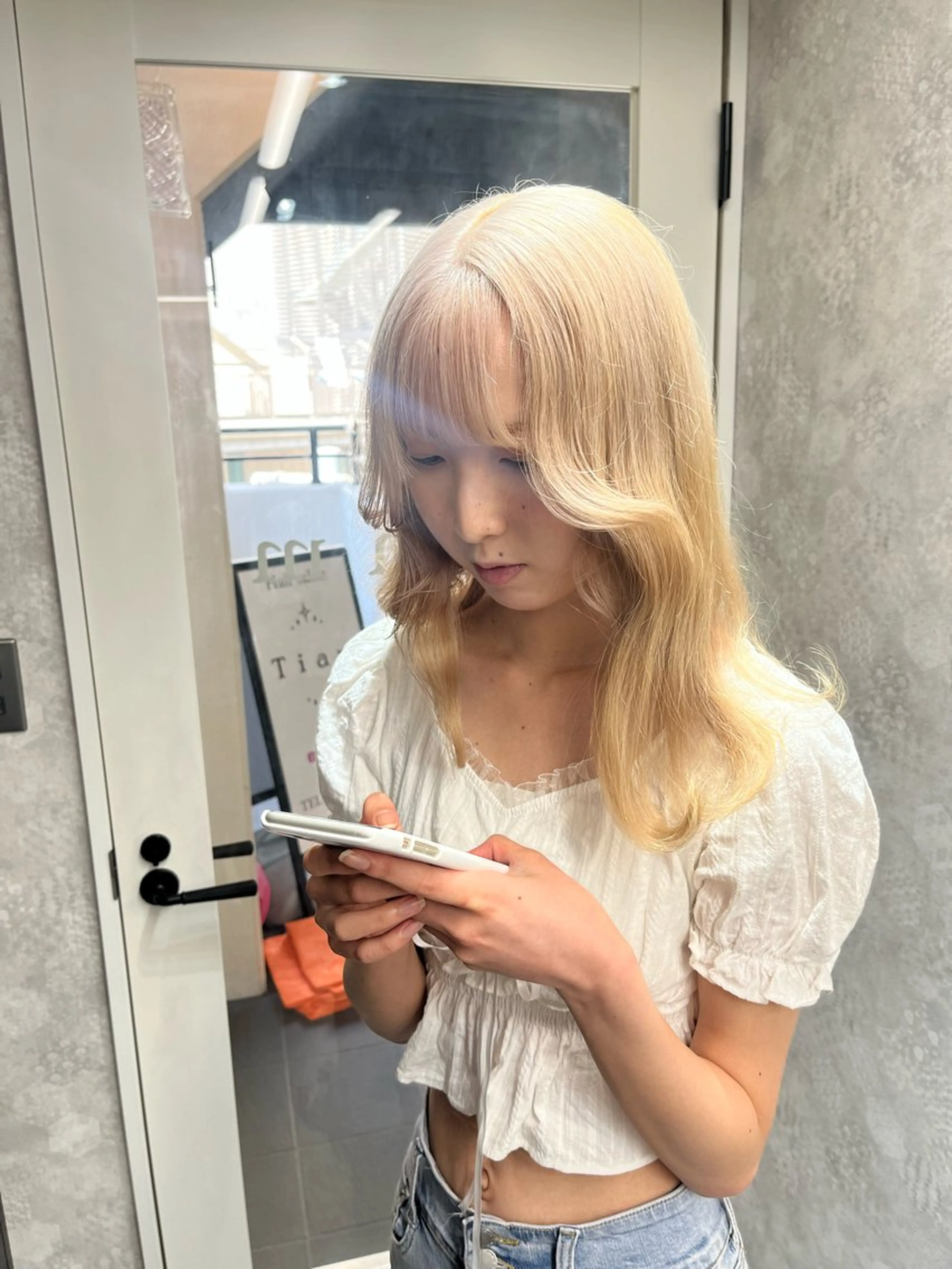 セミロング カラー アッシュ アッシュグレー ベージュカラー ブリーチ ブロンド 【美髪ハイトーン】 髪質改善/大和🎀のヘアスタイル