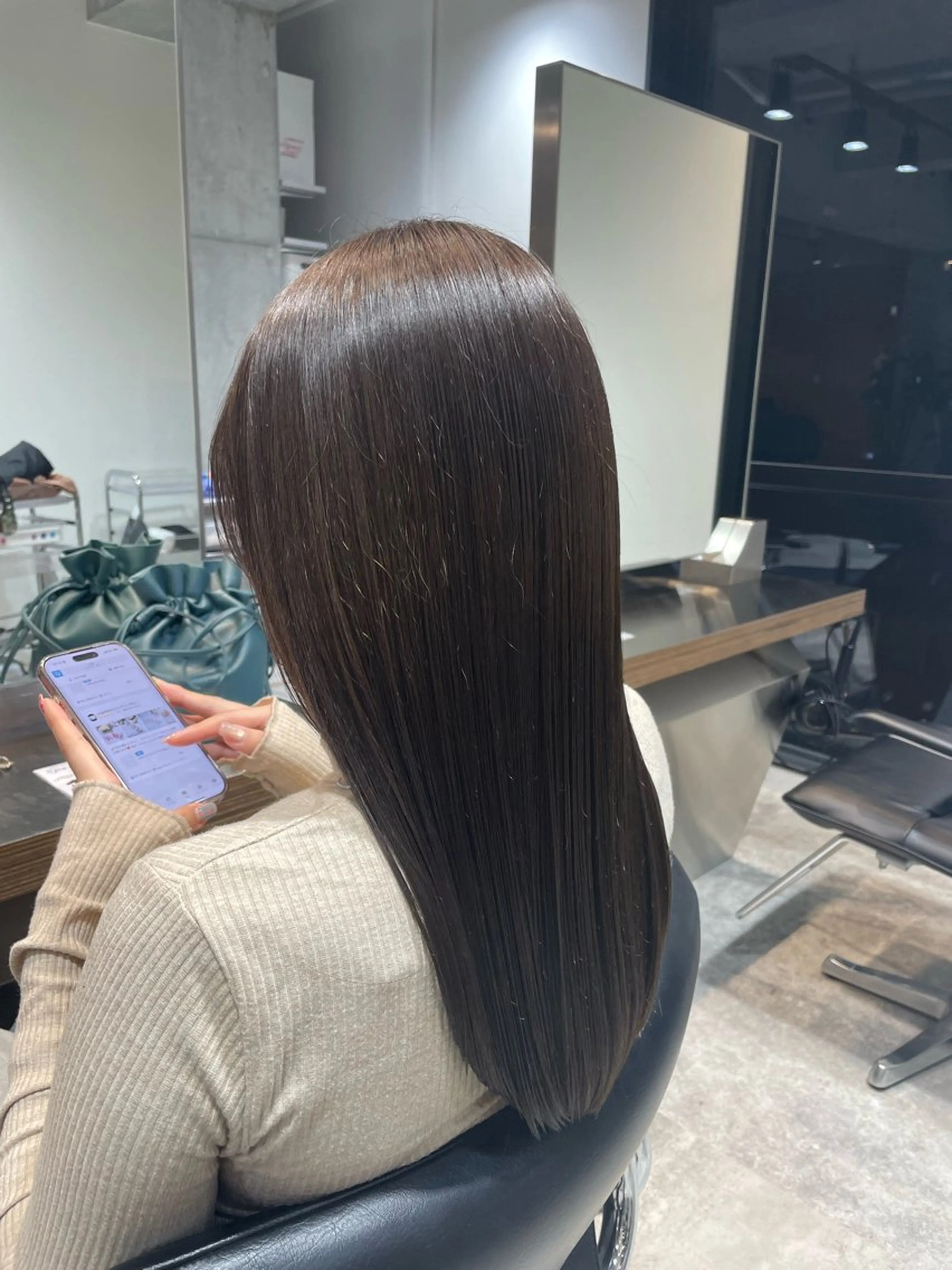 【期間限定価格❗️】イルミナカラー🎨+𝐀𝐮𝐣𝐮𝐚最高級 髪質改善システムトリートメント✨の写真