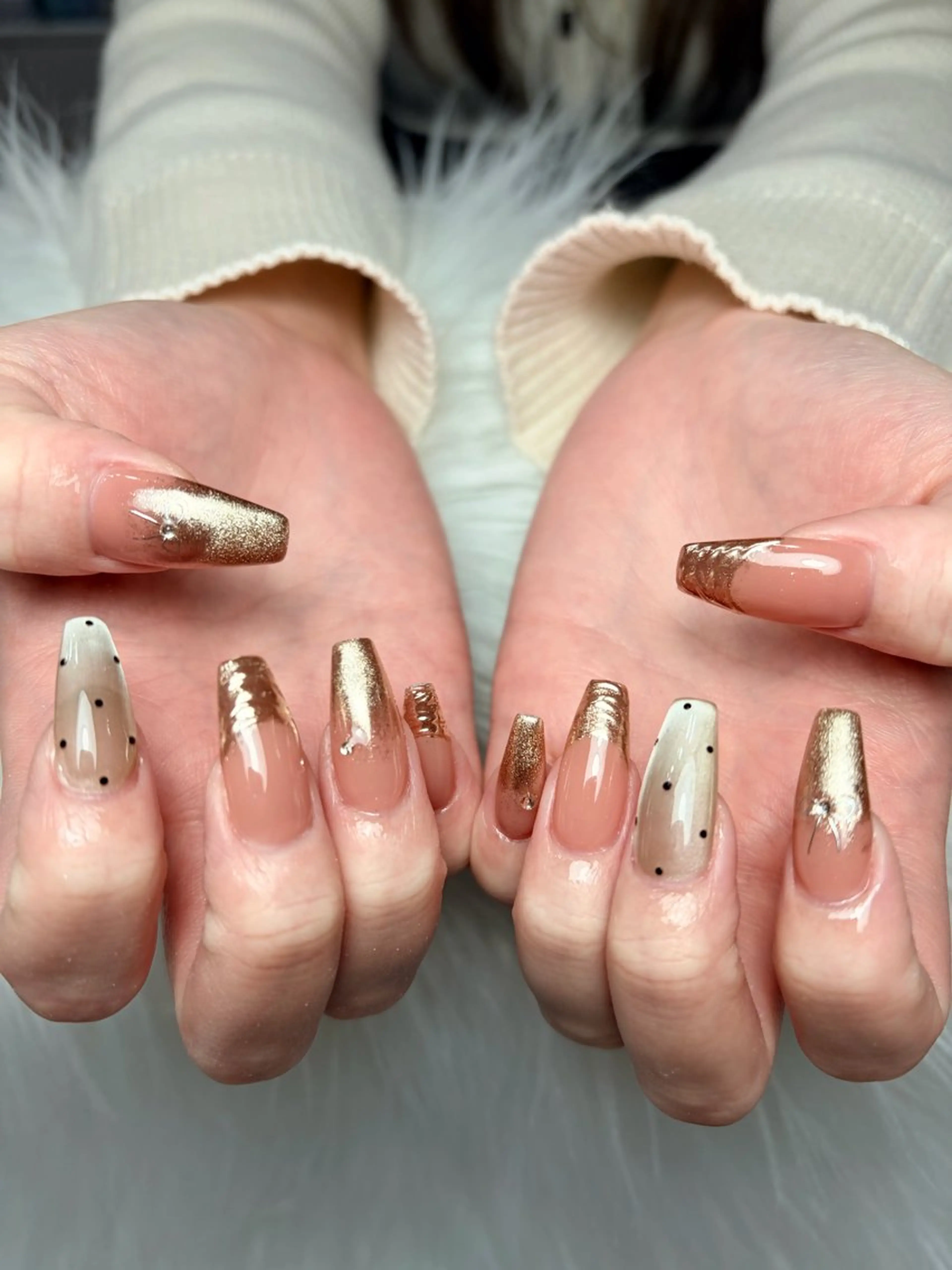 ネイル アートネイル 長さ出し ジェルネイル マグネットネイル ニュアンスネイル ハンドネイル Cloudy Chan Nailのネイルデザイン
