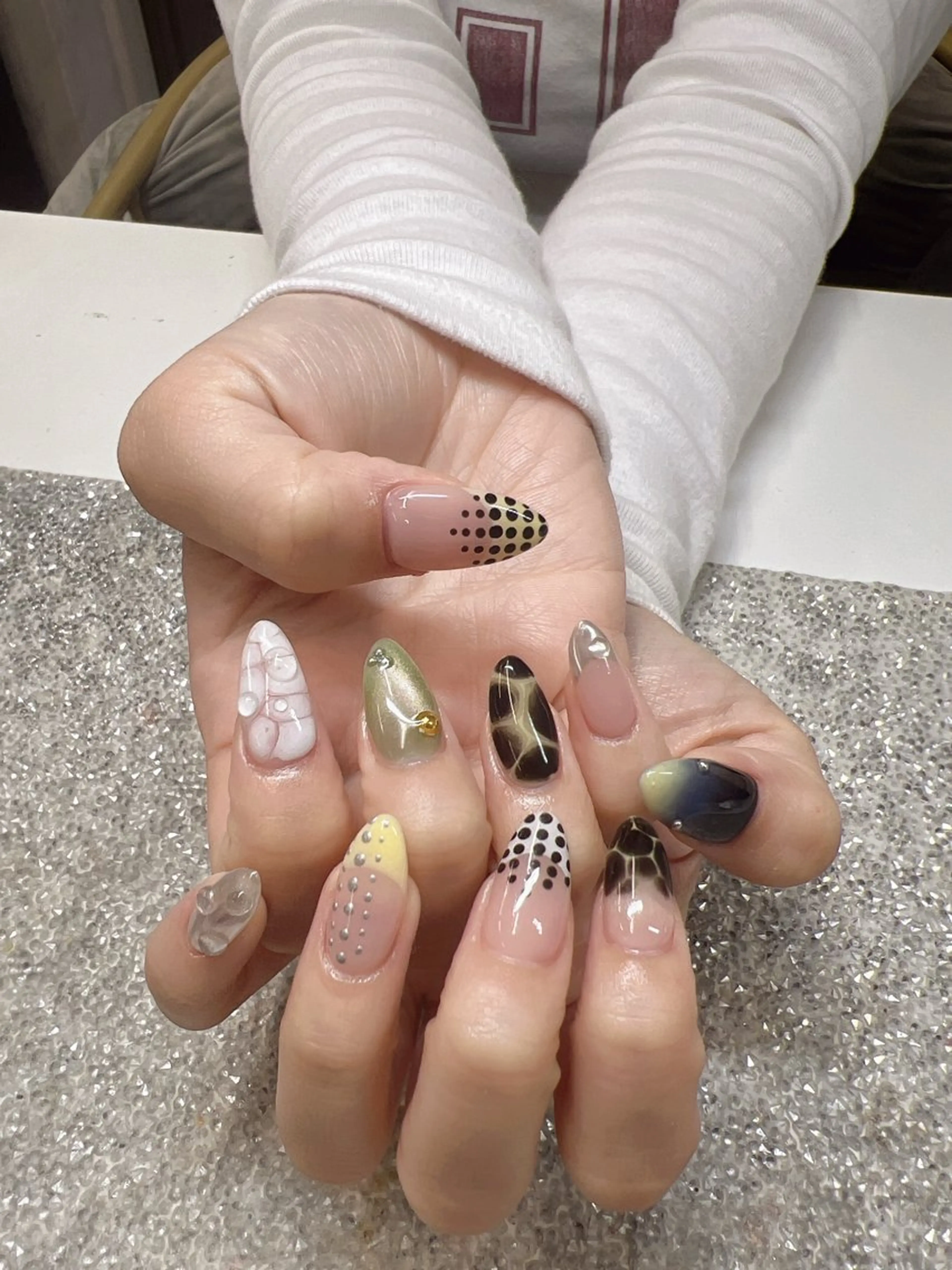 ネイル Guarendo錦糸町店所属・ガレンドウ 白澤 愛子のネイルデザイン