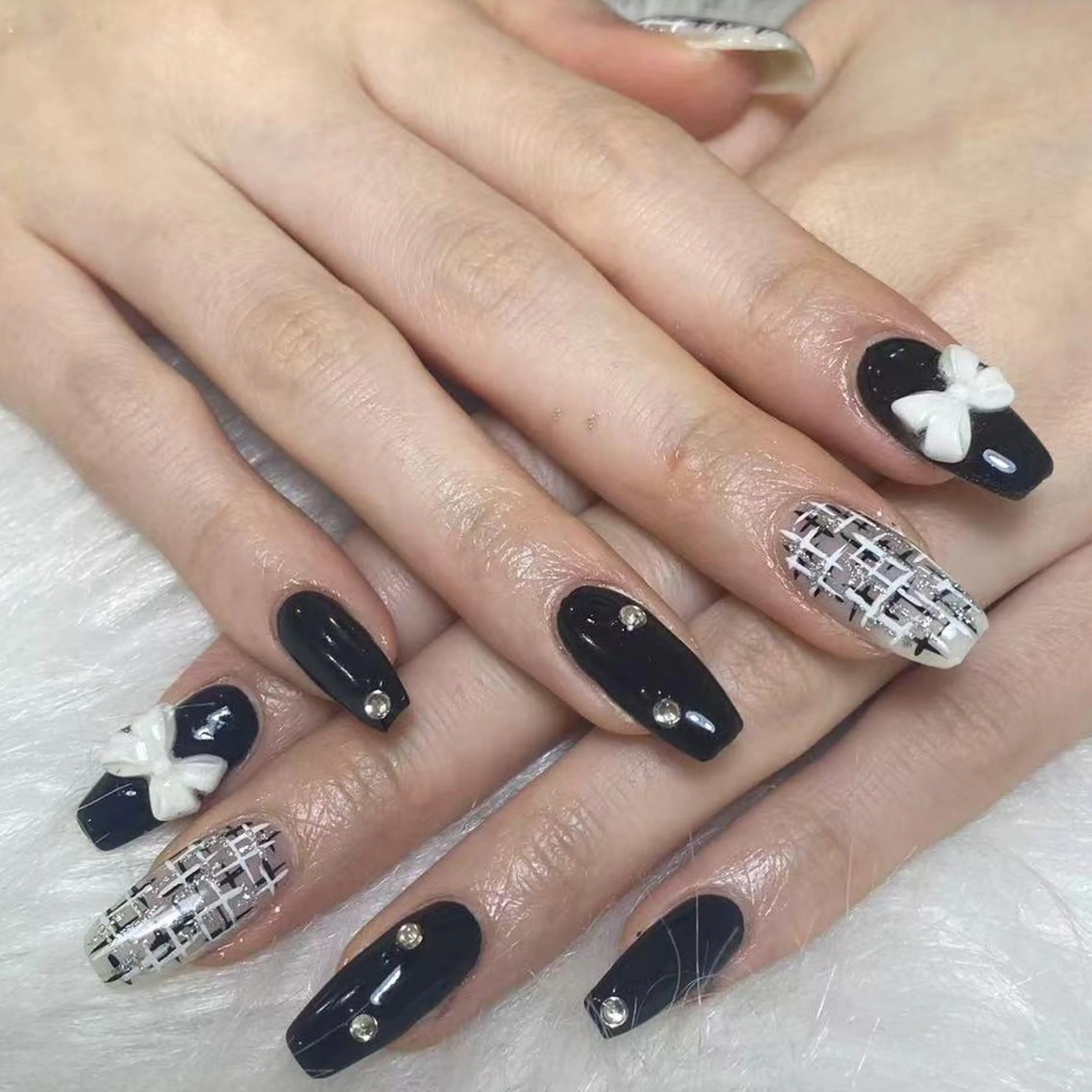 ネイル ツイードネイル ハンドネイル DIAMOND Nail🥇のネイルデザイン