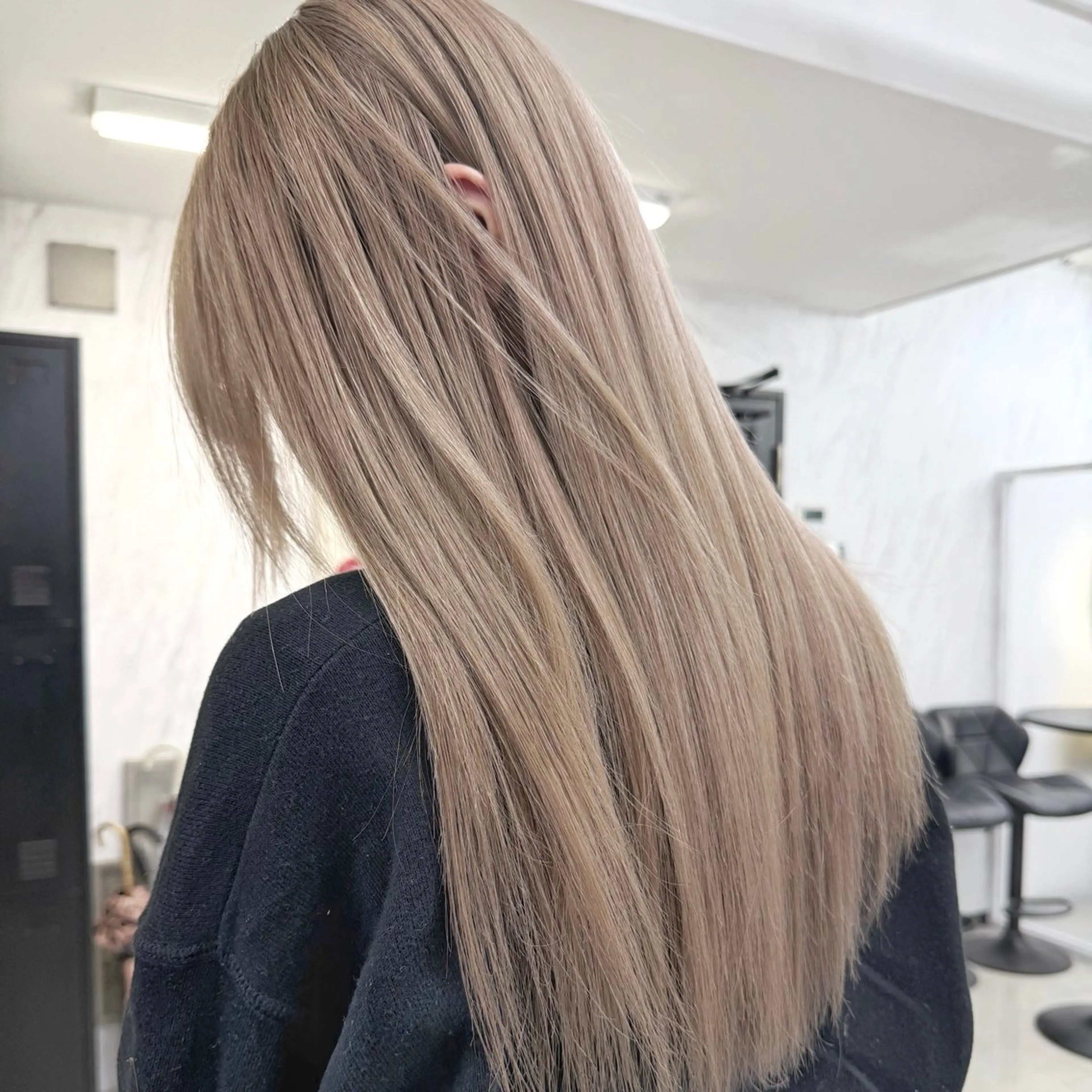 ロング カラー シールエクステ ハイトーンカラー エクステ ヘアカラー トリートメント シールエクステ特化 ハイトーン、NANAのヘアスタイル