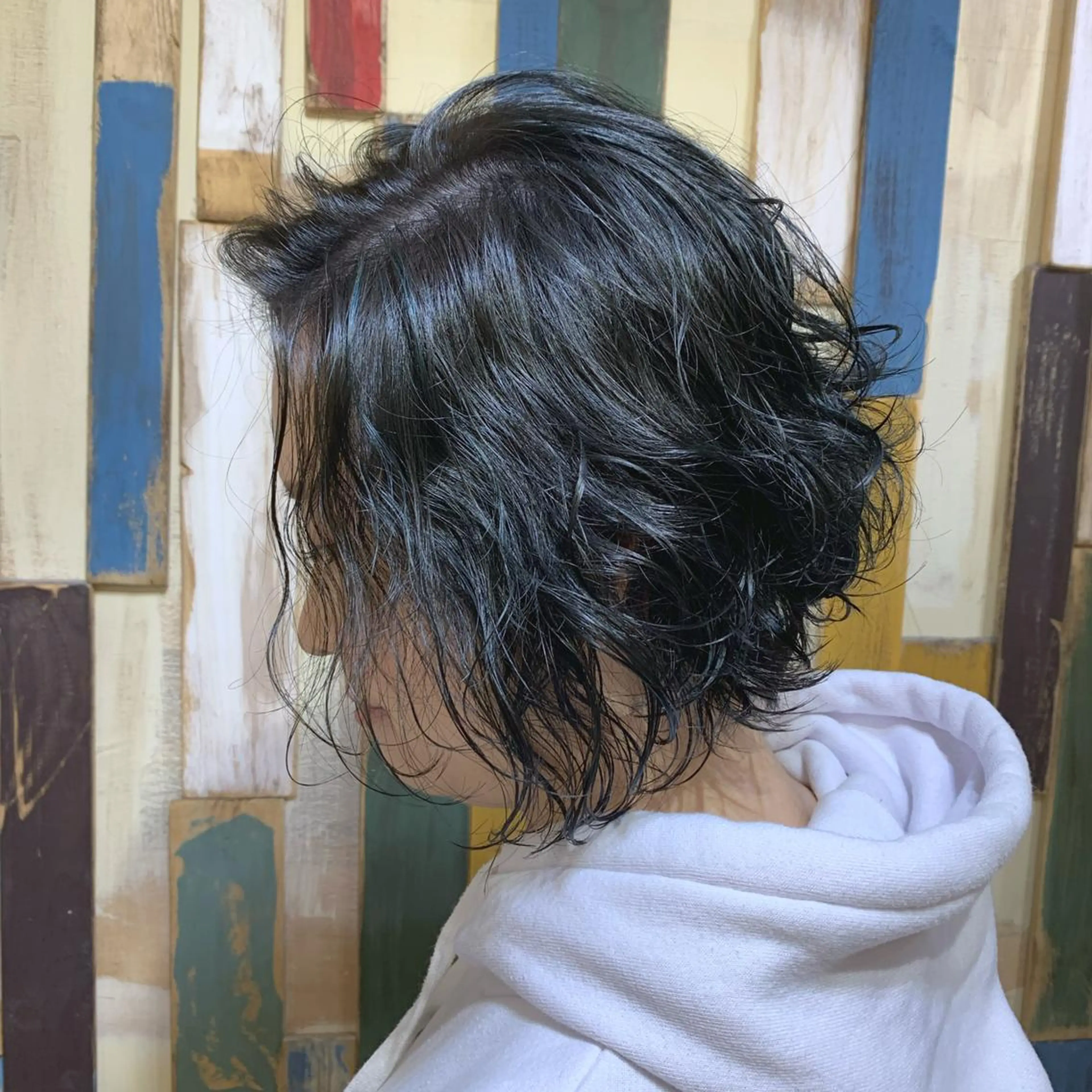 セミロング 嶋村夏実🌼レイヤー 🌸白髪ぼかしのヘアスタイル