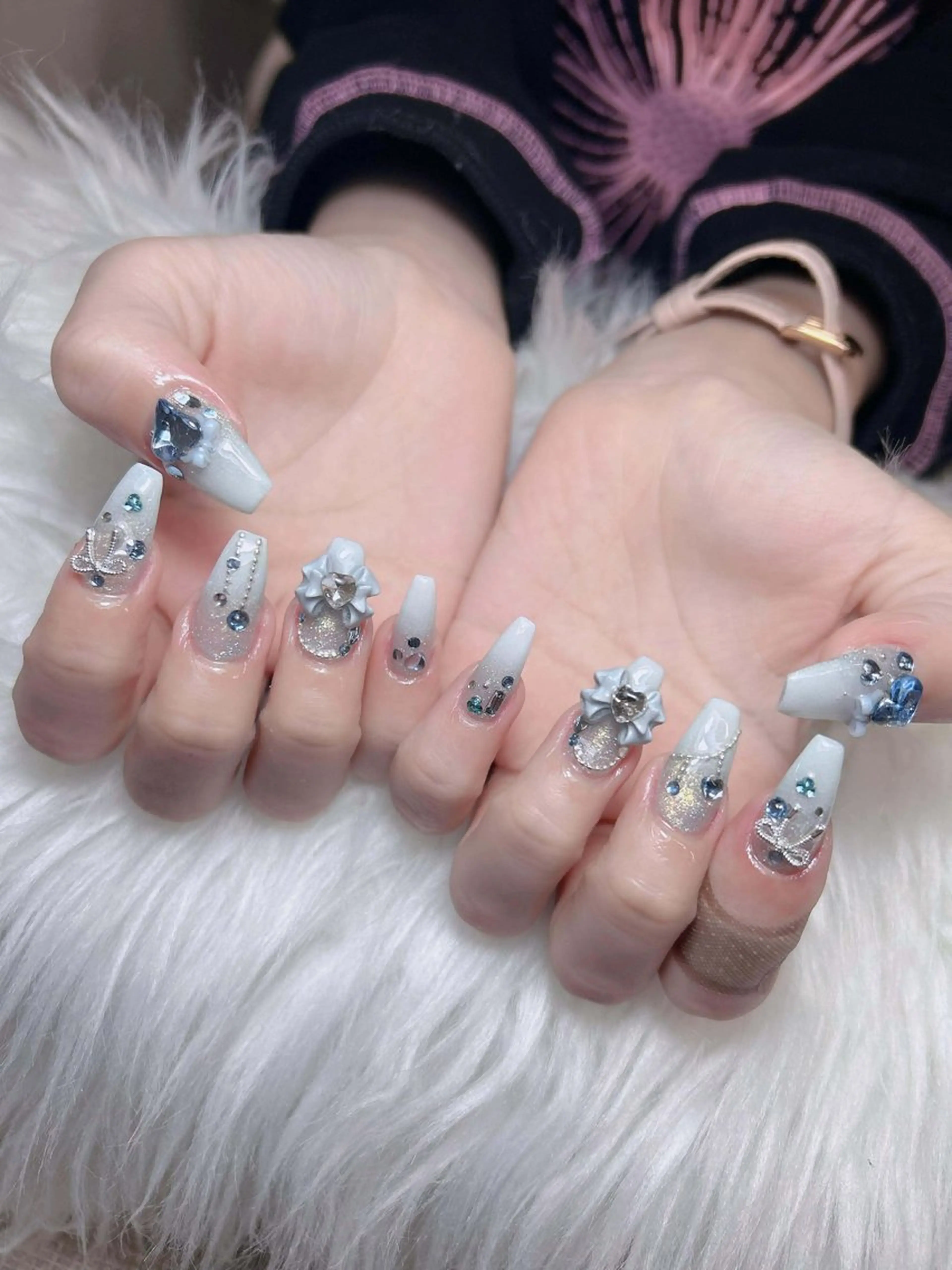 ネイル オーロラネイル チークネイル フットネイル フレンチネイル 韓国ネイル ハンドネイル Lumi Nailのネイルデザイン