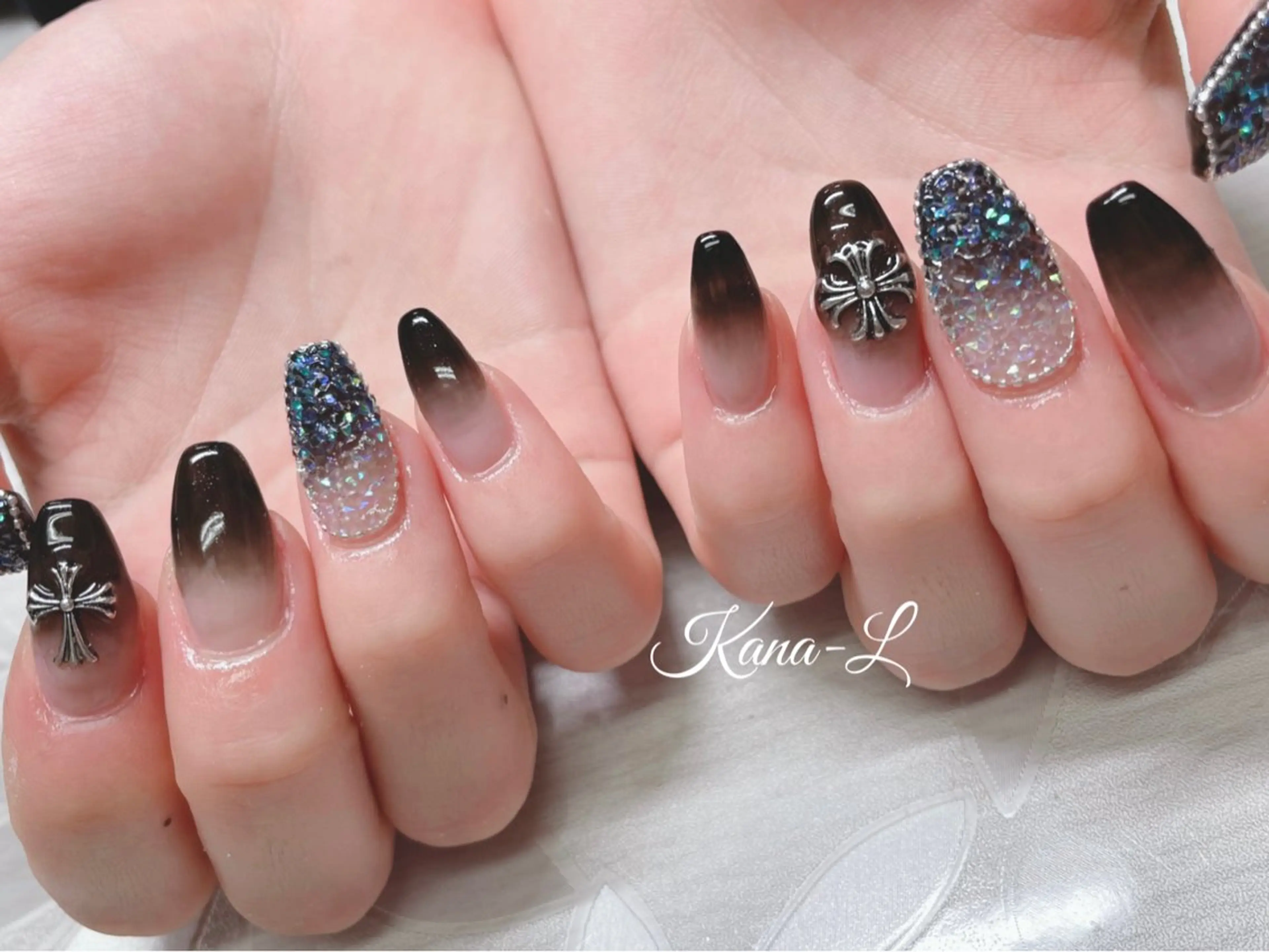 ネイル 芦辺 香奈のネイルデザイン