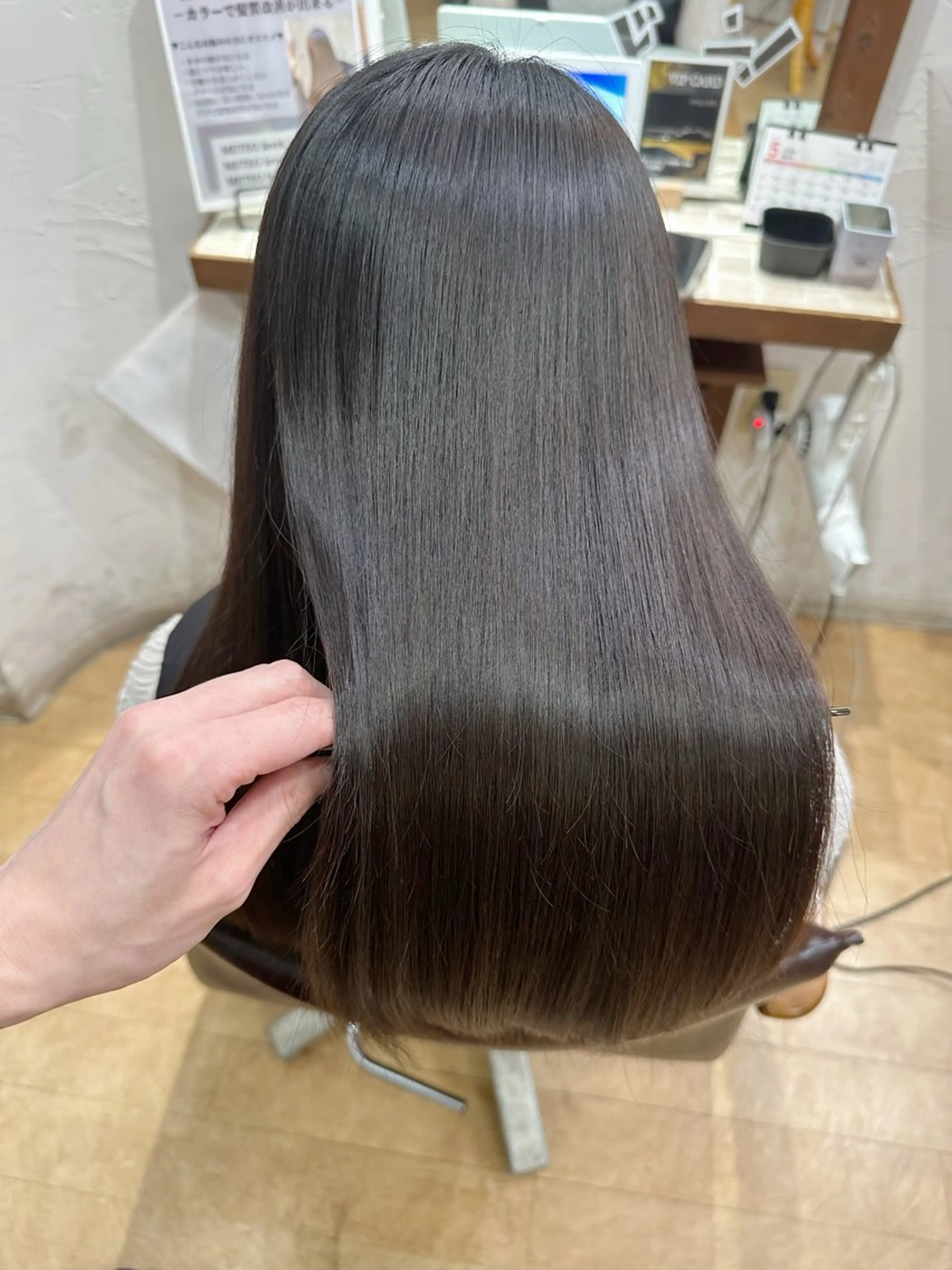 セミロング カラー カット ヘアカラー トリートメント 艶髪クリエイター🪽 秋田 聖也のヘアスタイル