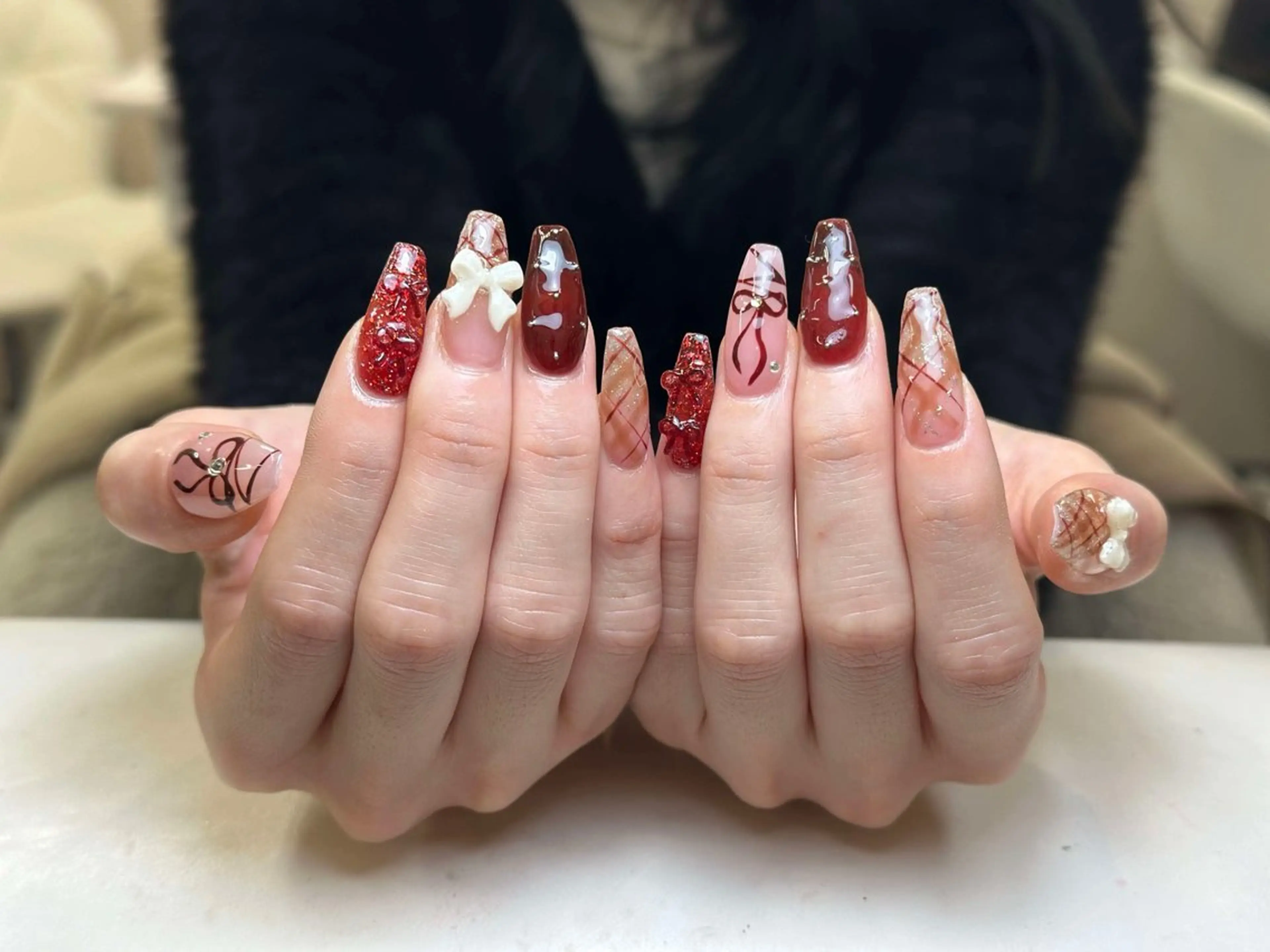 ネイル グラデーション キラキラネイル ワンカラーネイル 冬ネイル Jenn Nail Salonのネイルデザイン