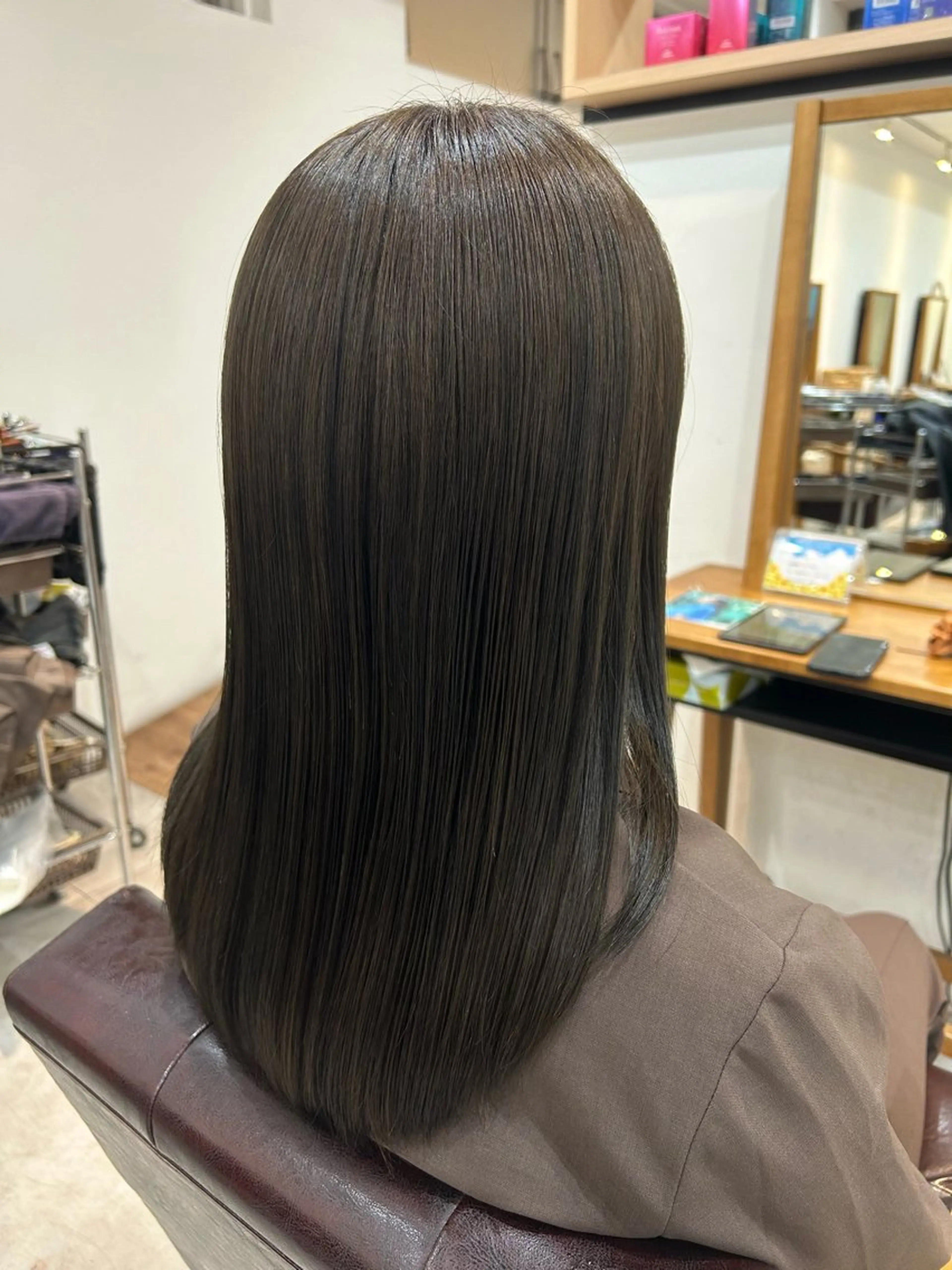 セミロング カラー lico×little大通所属・あみ 🐷のヘアスタイル