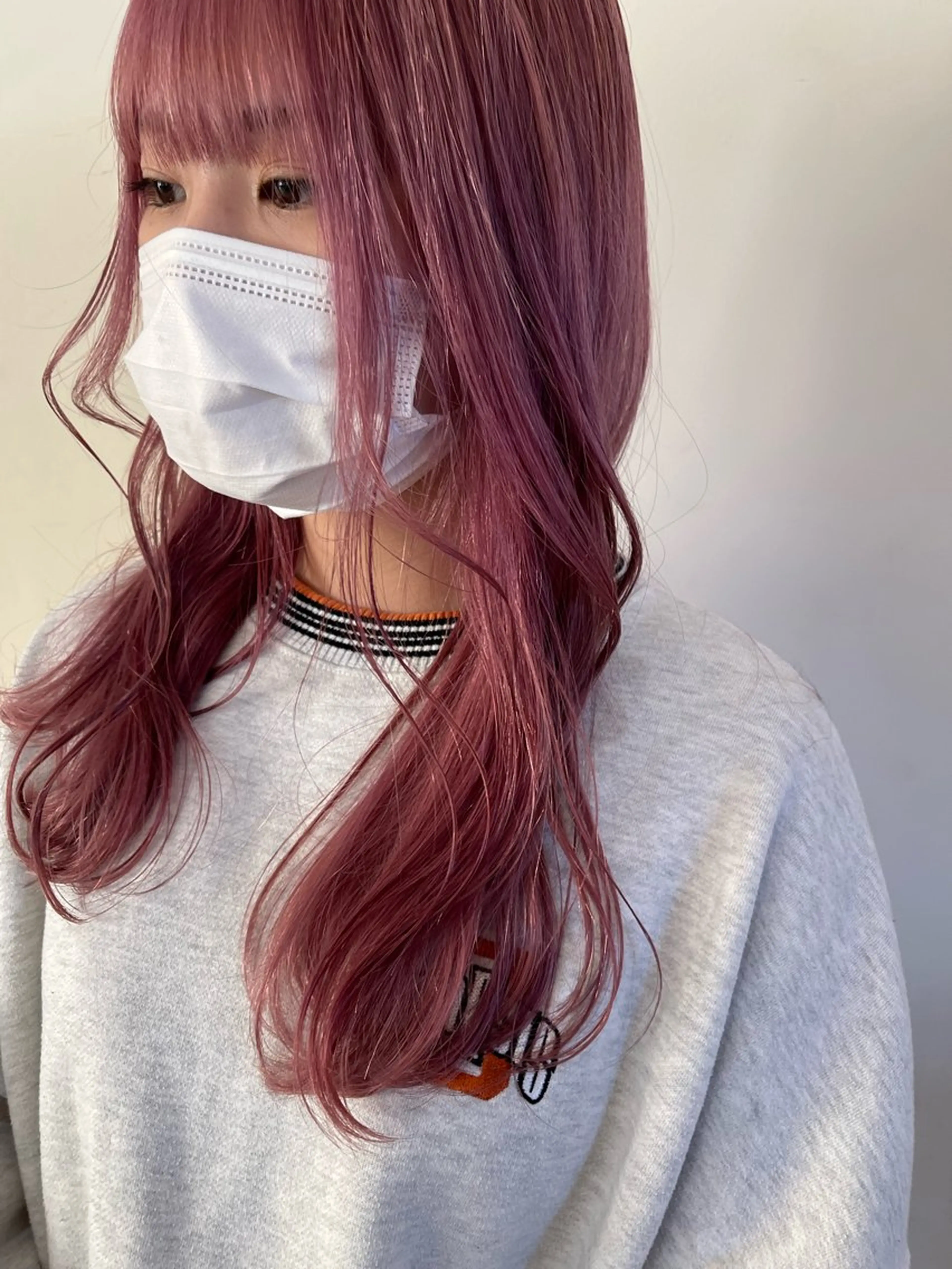 ロング カラー ピンクカラー 吉田 真尋のヘアスタイル
