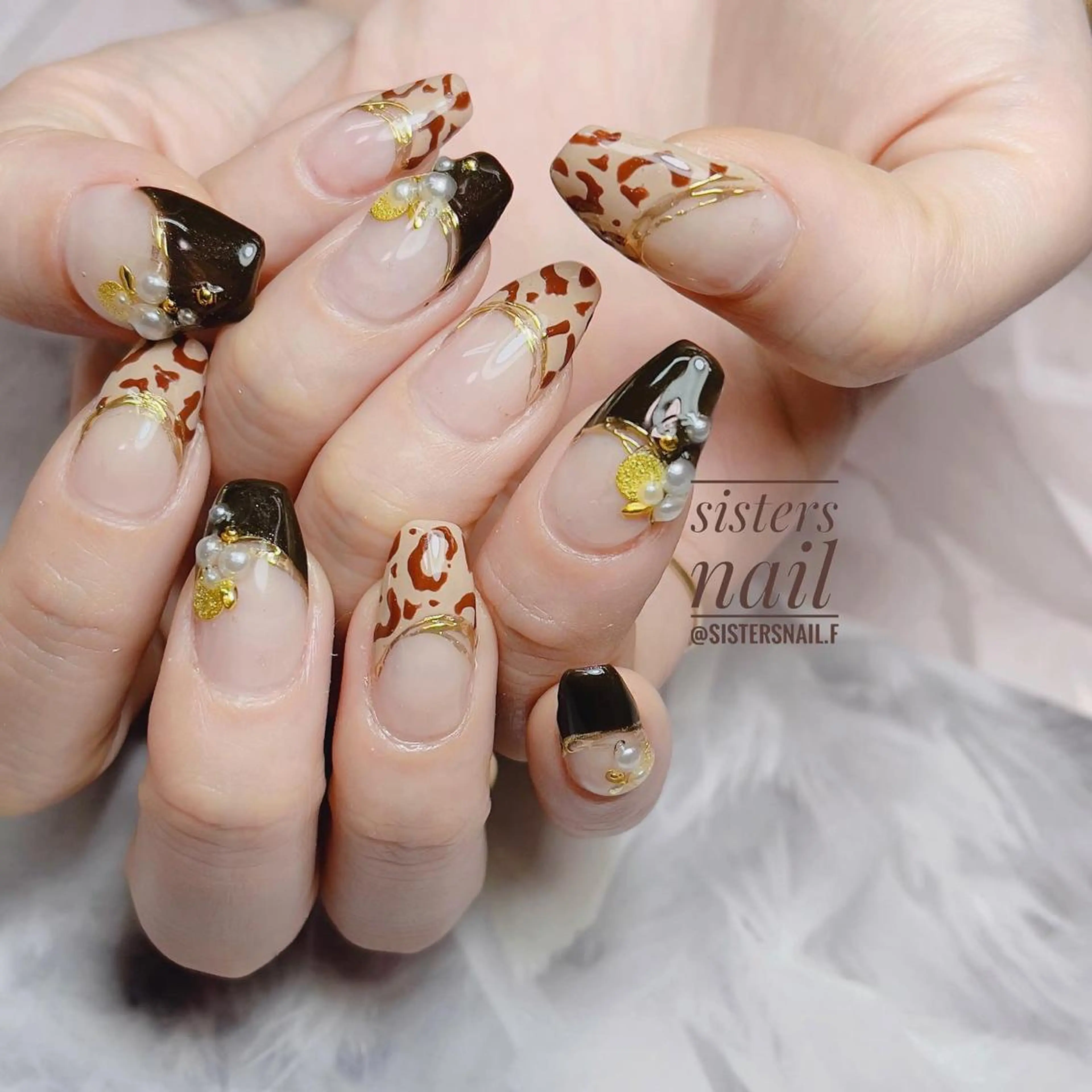 ネイル アニマル柄 アートネイル オーロラネイル フレンチネイル ジェルネイル ハンドネイル ハンドケア sisters nail.fのネイルデザイン