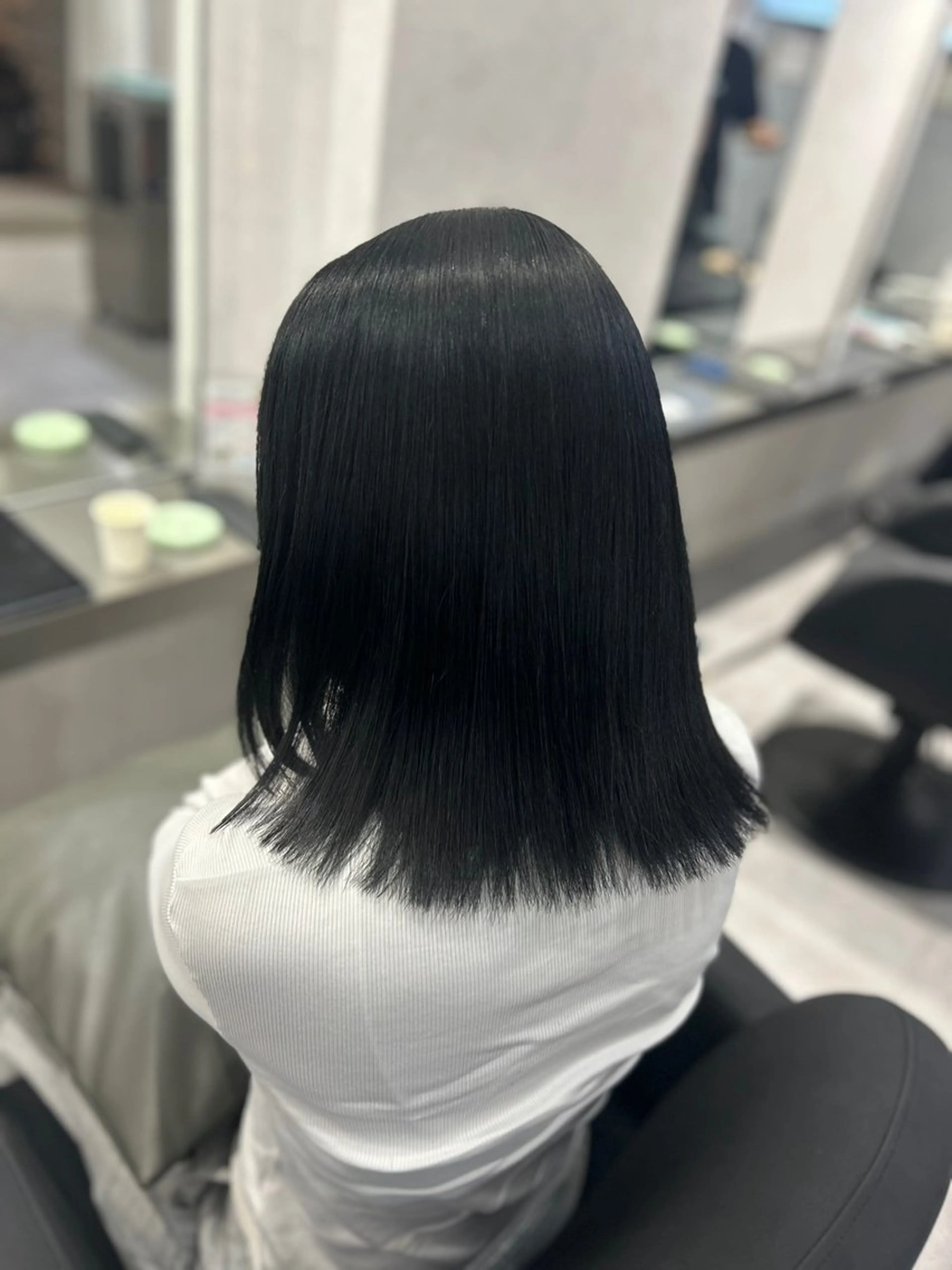 ミディアム カラー 黒髪 カット ヘアカラー 艶髪/レイヤー 🦋MIYUUのヘアスタイル