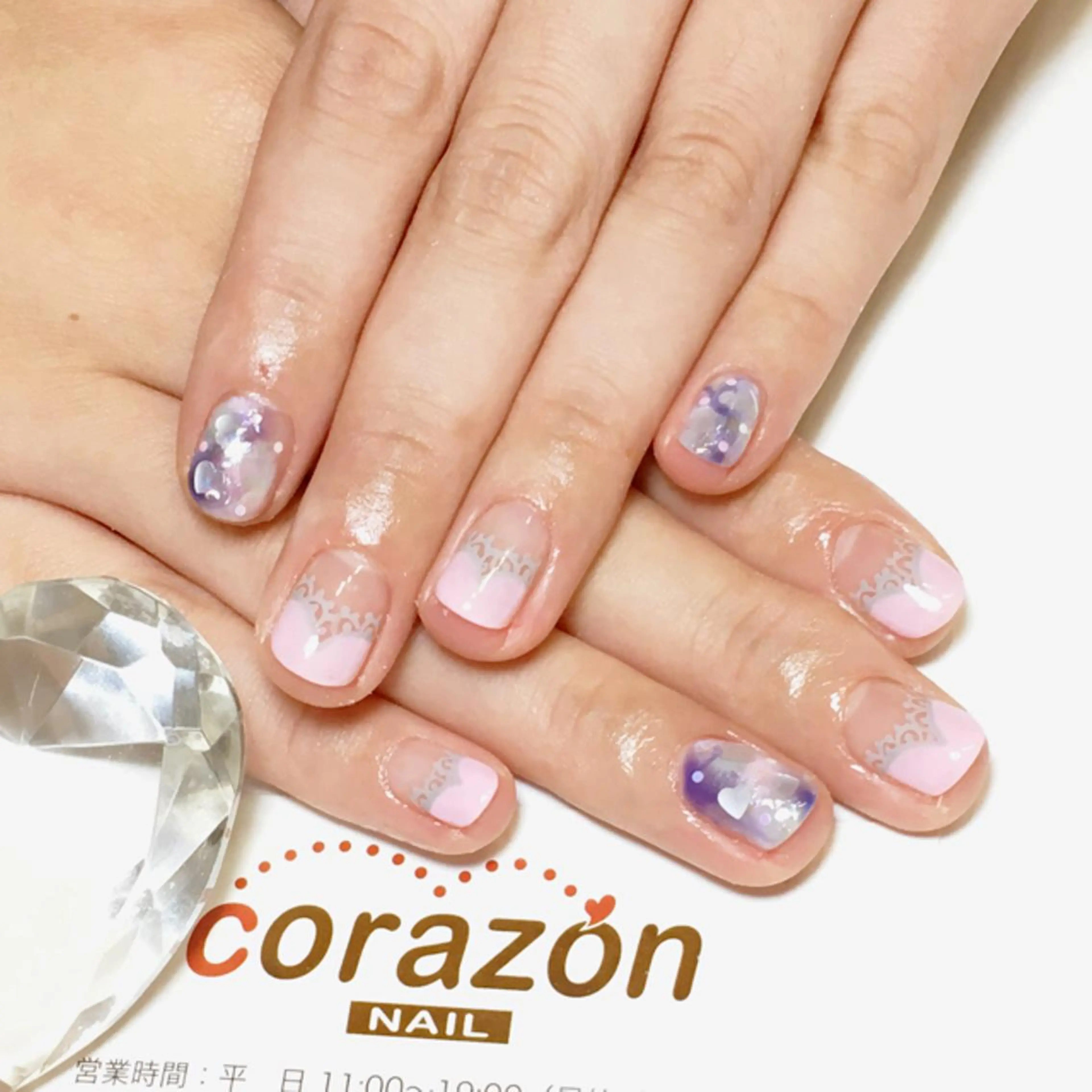 ネイル ハート ホログラムネイル ニュアンスネイル corazon所属・ネイリスト aicoのネイルデザイン