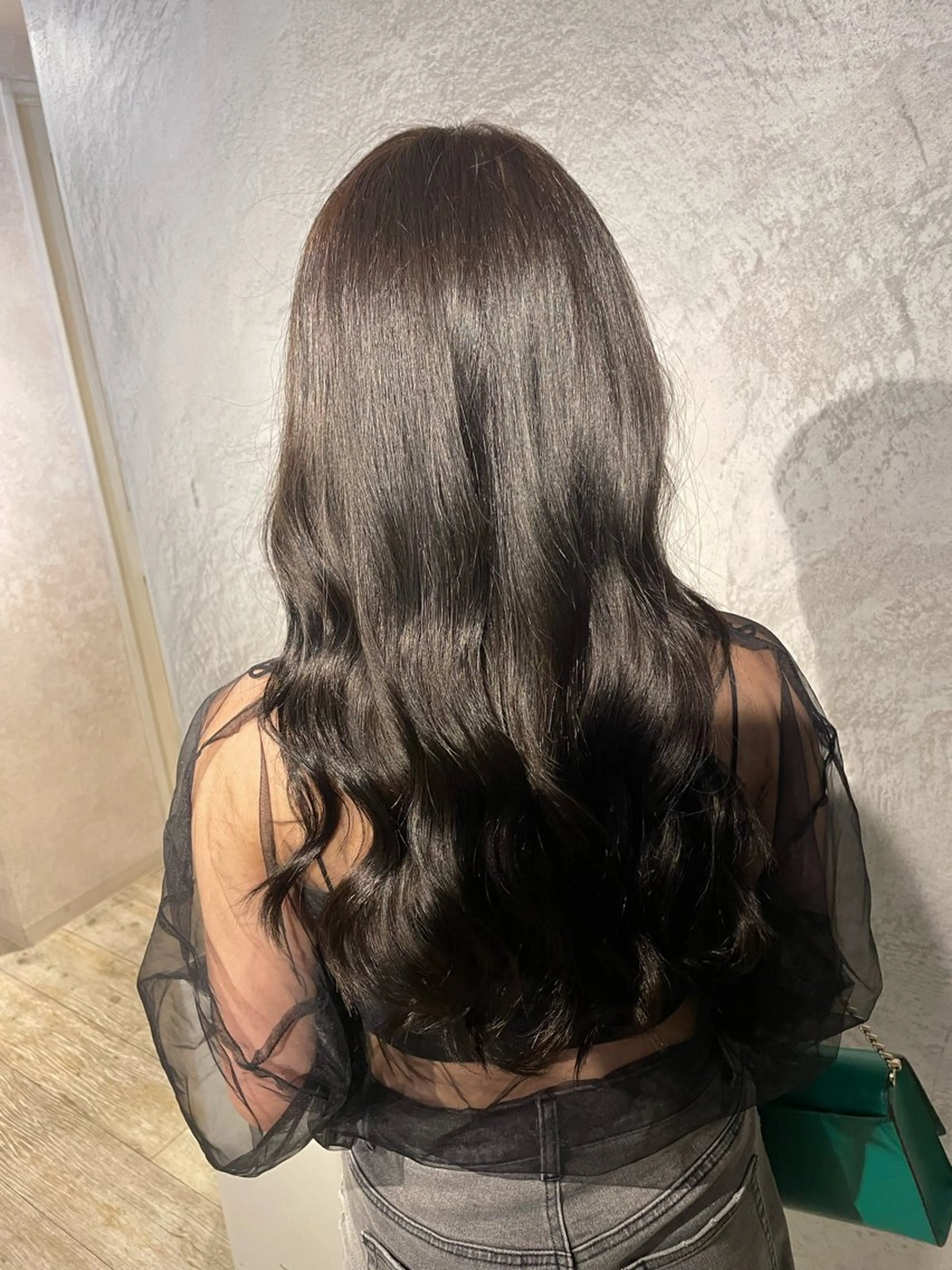 ロング カラー イルミナカラー マツナガ トモコのヘアスタイル