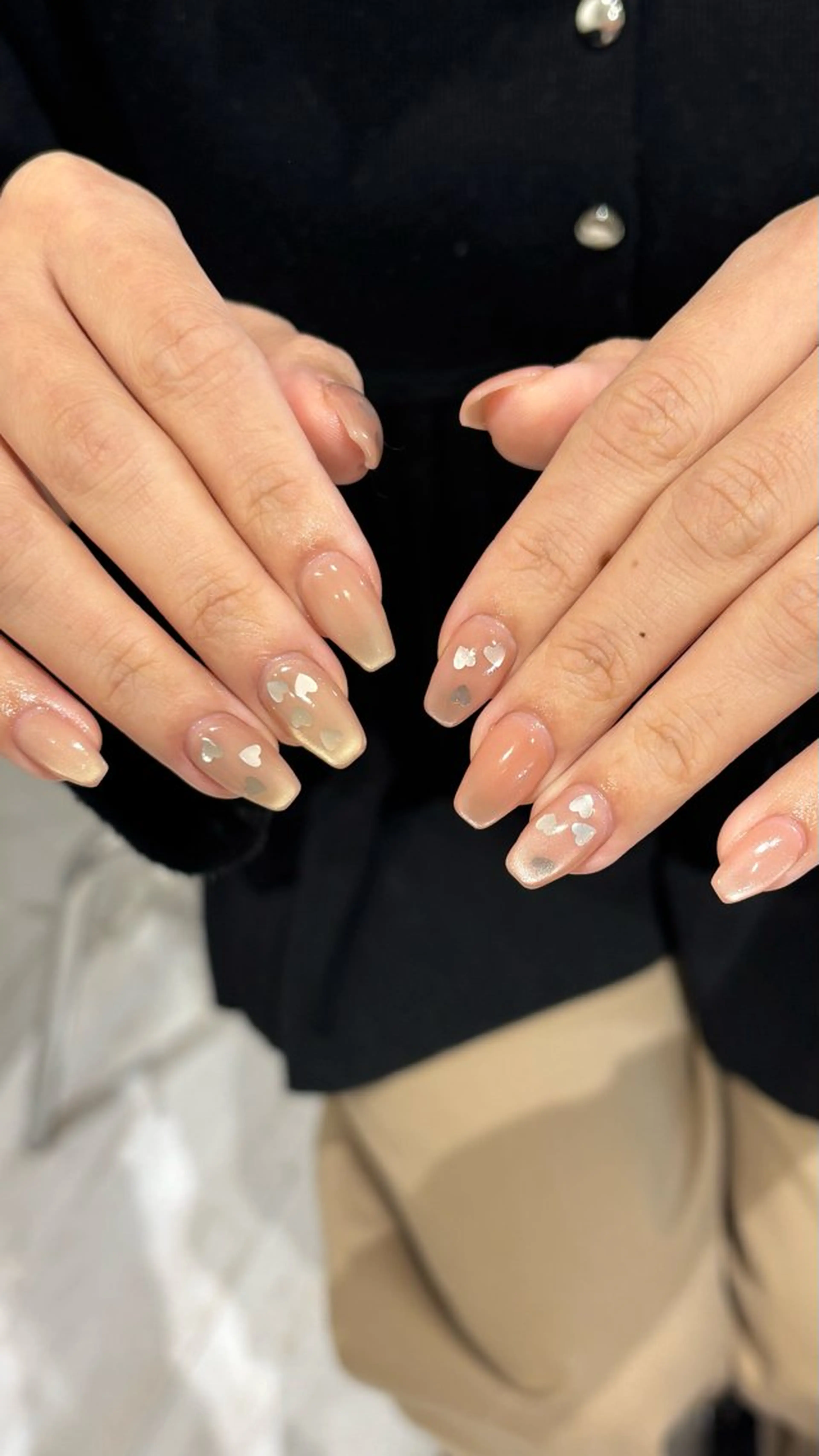 ネイル ハート ホログラムネイル 持ち込み ニュアンスネイル オフィスネイル モデル様募集中♡ Kokomi🍮のネイルデザイン