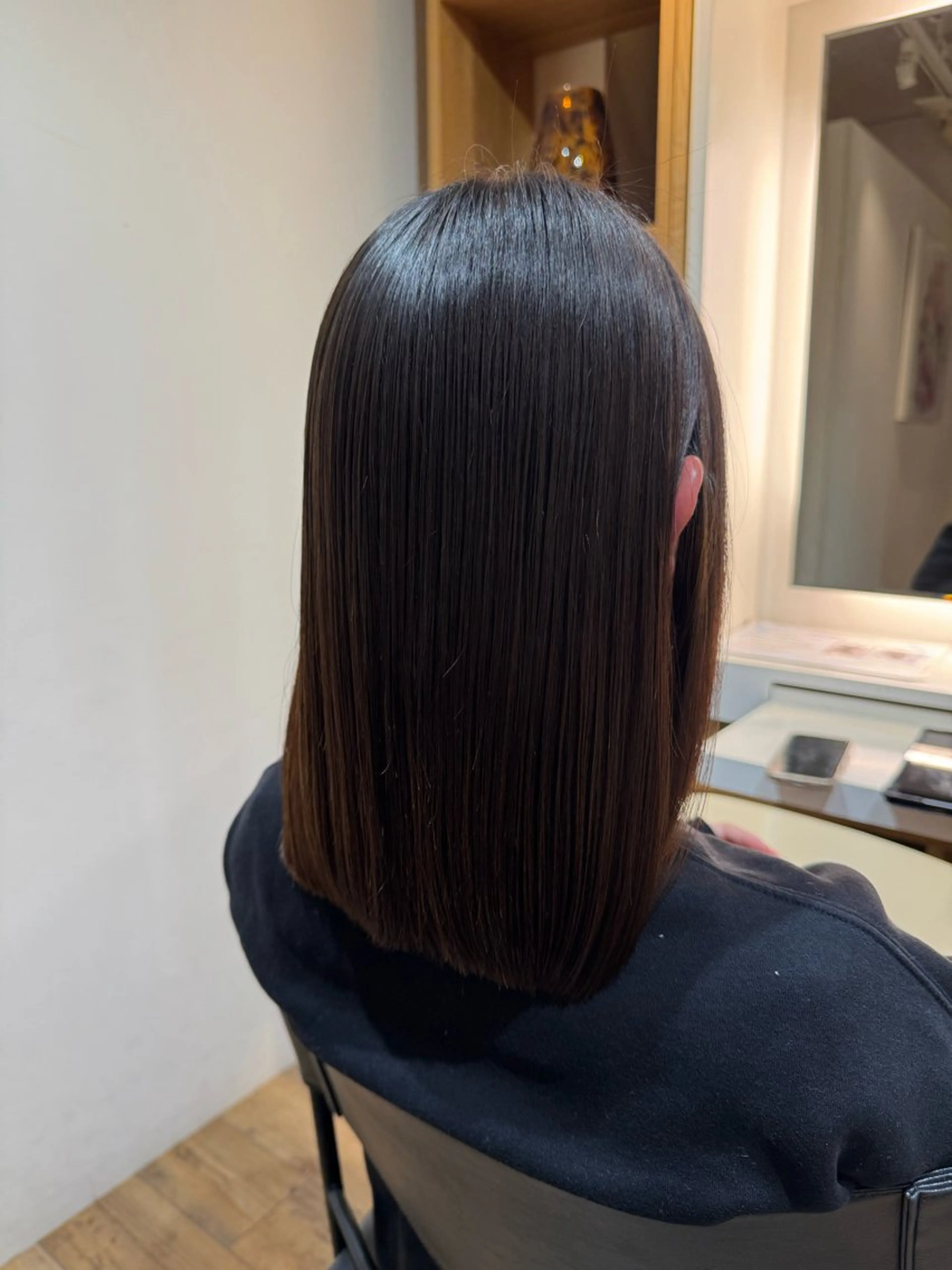 セミロング カット 縮毛矯正 トリートメント afloatkobe所属・美髪/髪質改善 川口凌弥のヘアスタイル