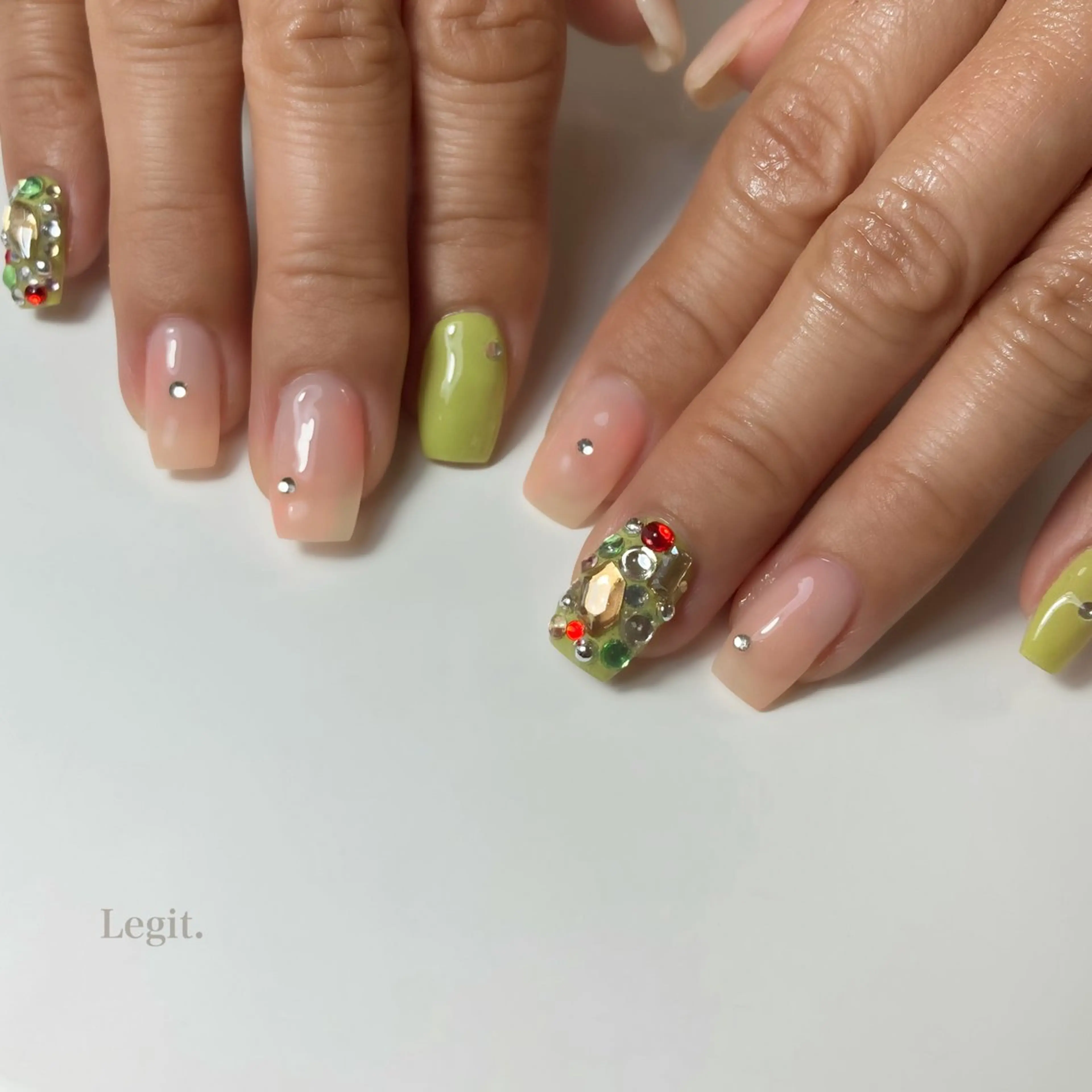 ネイル Legit nail salonのネイルデザイン