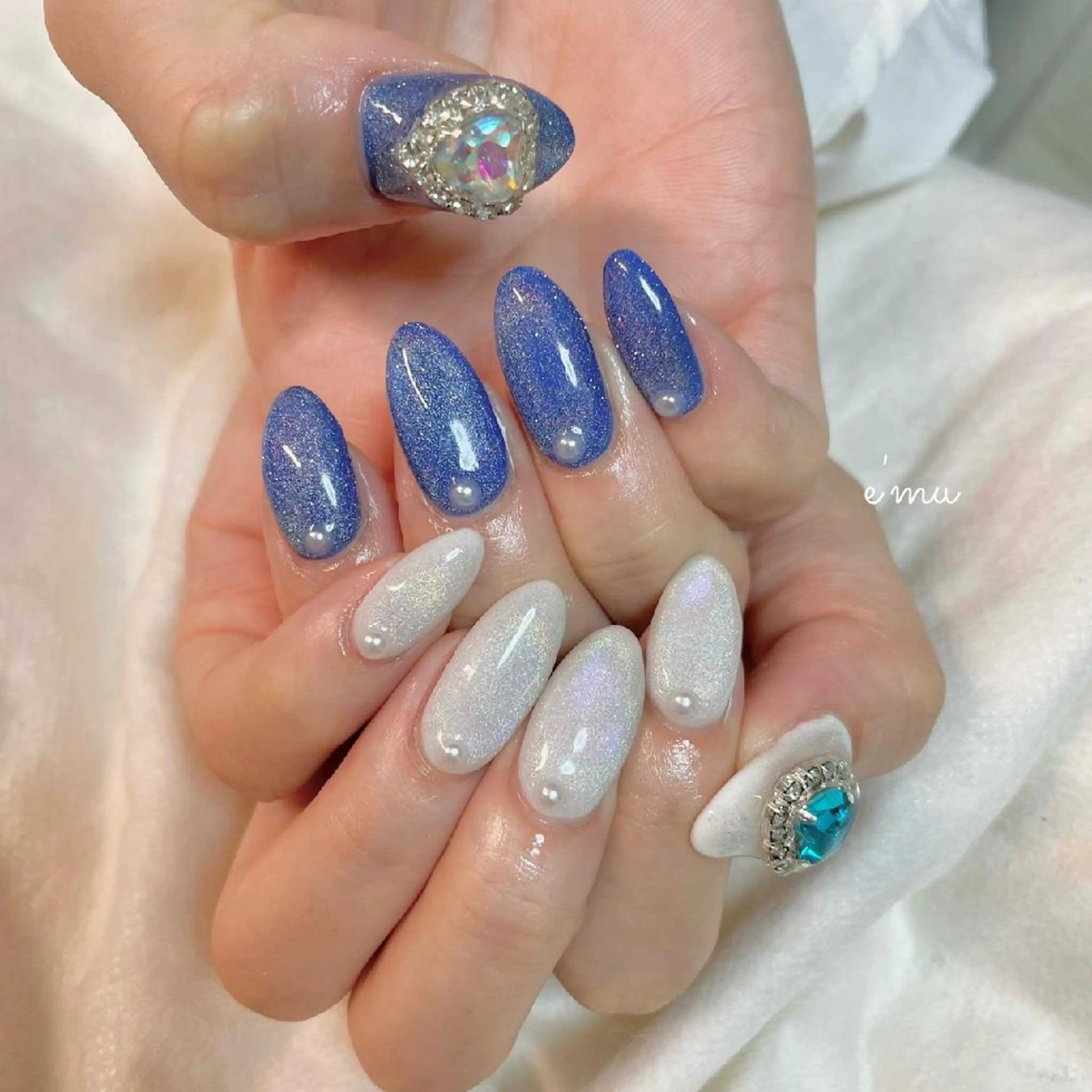 ネイル ブルー ハート マグネットネイル nail salon e'mu💐のネイルデザイン