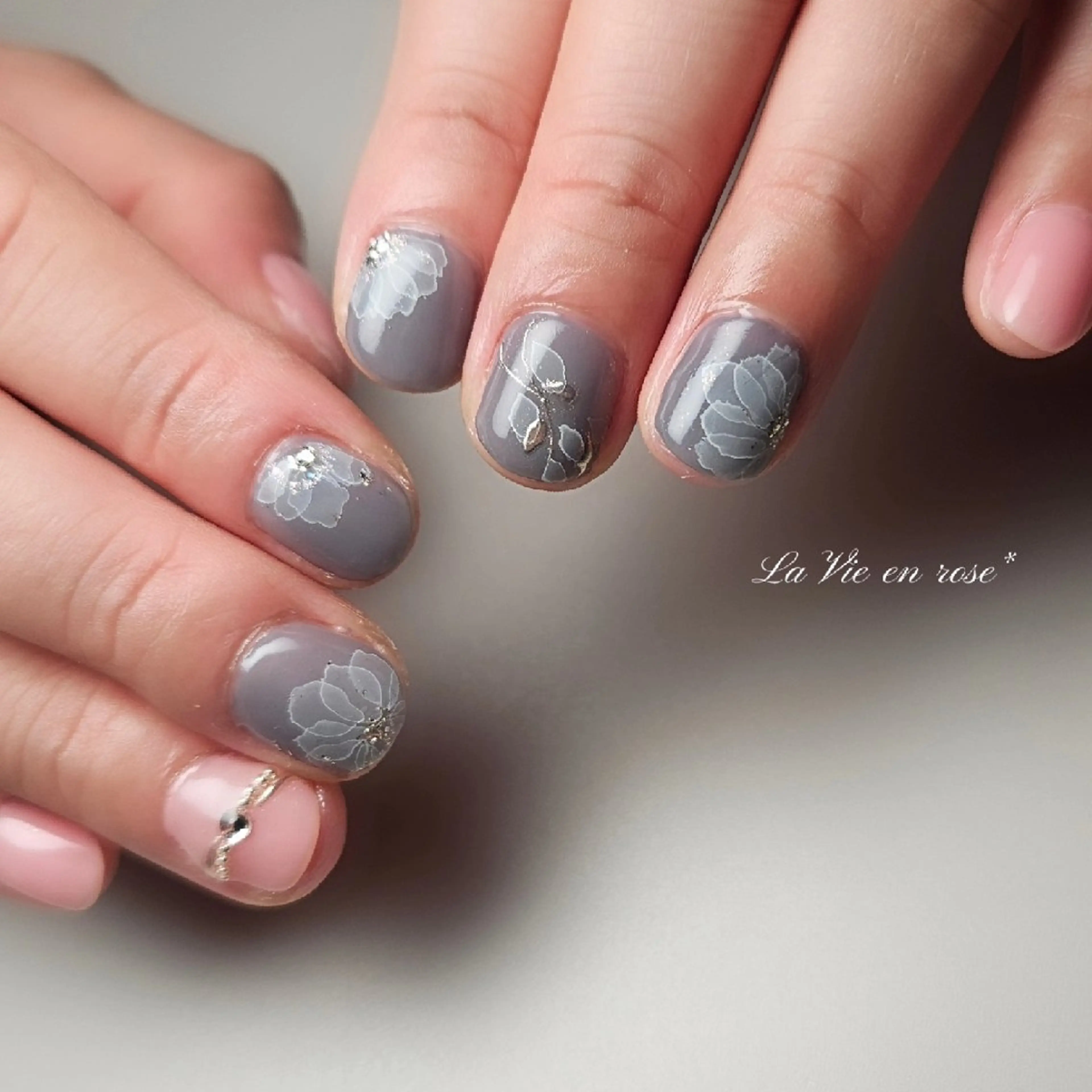 ネイル ラヴィアン ローズのネイルデザイン