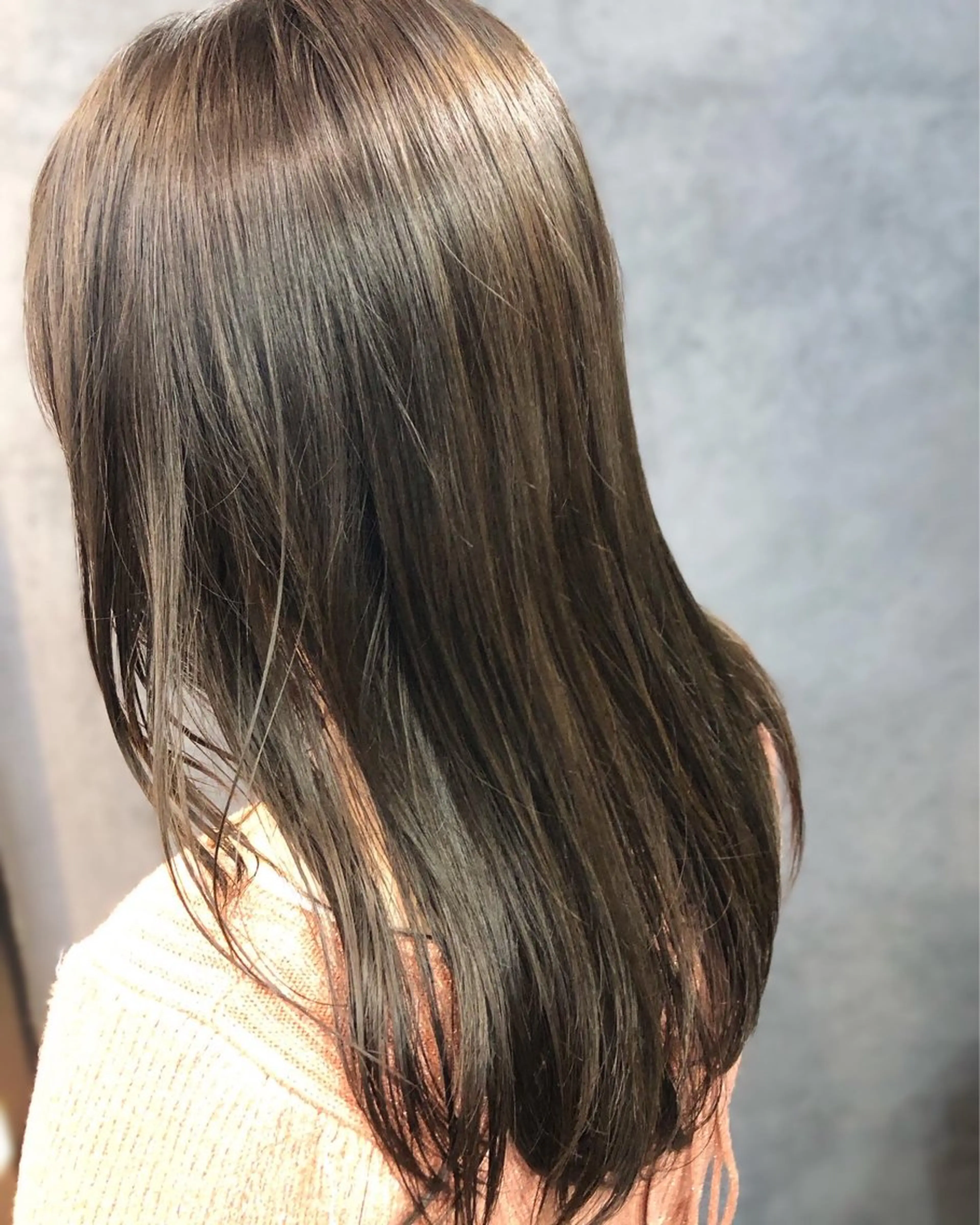 ロング カラー ヘアアレンジ ベージュカラー オリーブベージュ カット ヘアカラー トリートメント ainico+所属・メンズ特化✂️栗原 侑也のヘアスタイル