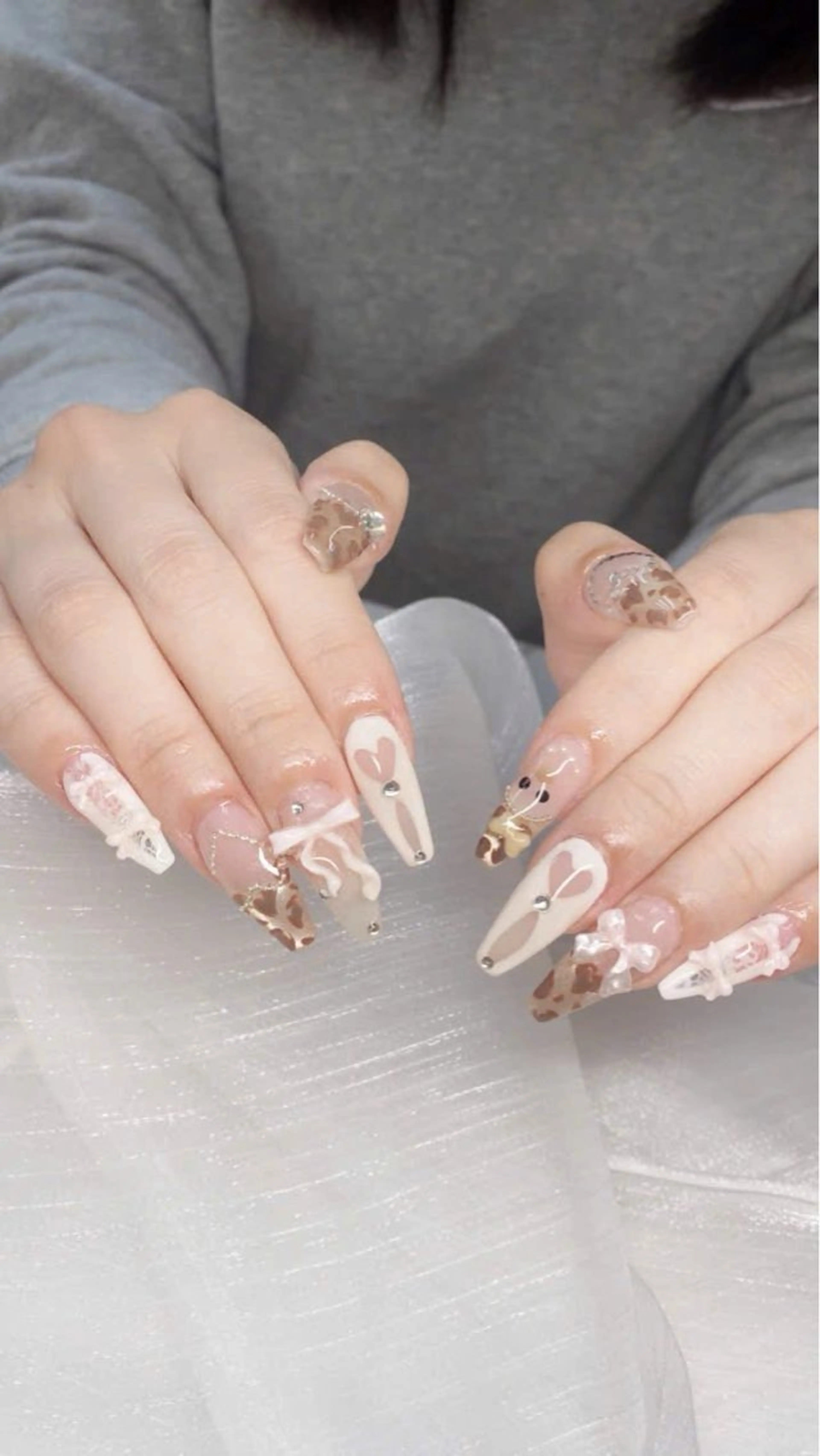 ネイル フレンチネイル グラデーション マグネットネイル ニュアンスネイル オフィスネイル ハンドネイル ハンドケア Hara Nail 【パラジェル使用】のネイルデザイン